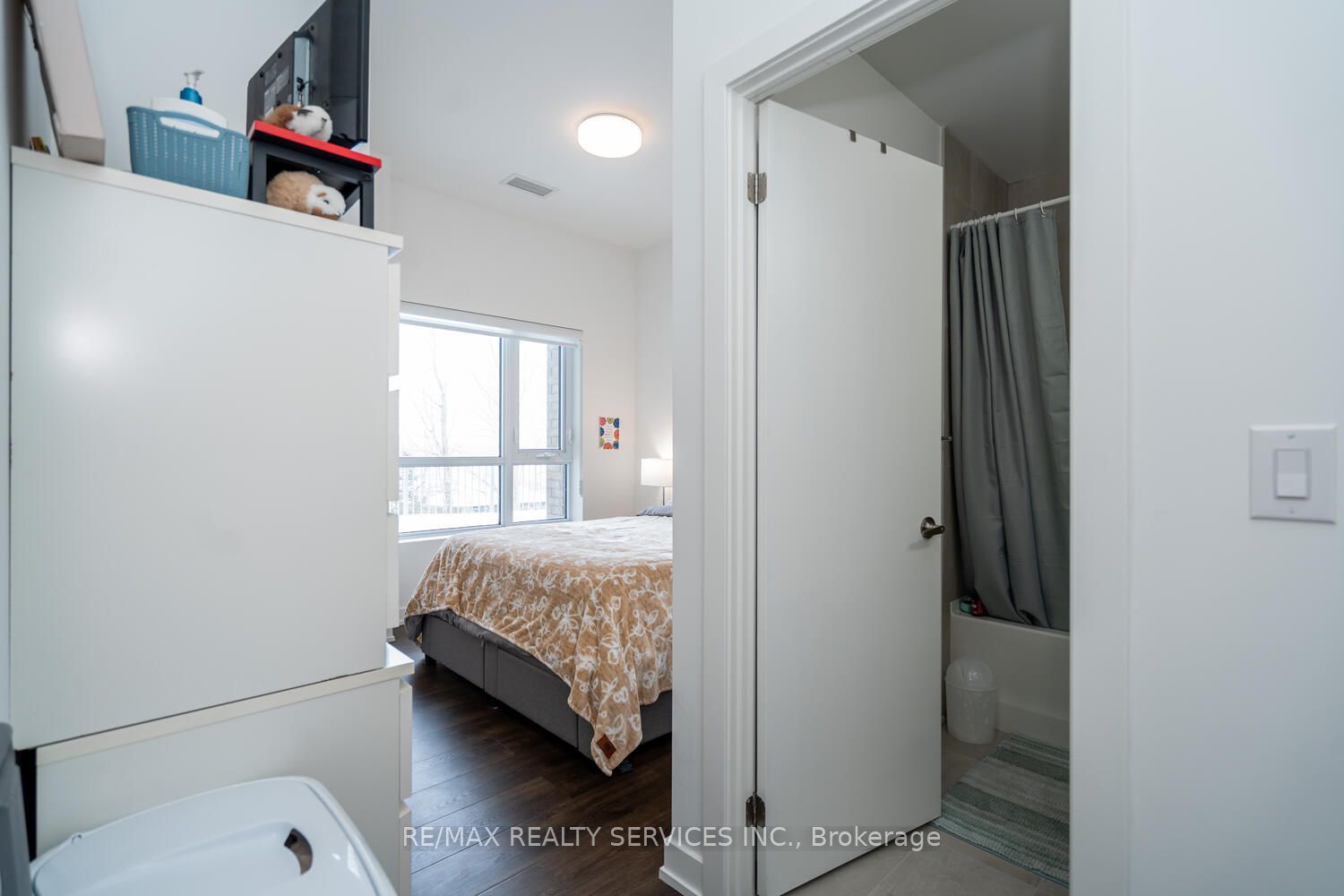 #108 - 56 Lakeside Terrace Property Photo 25
