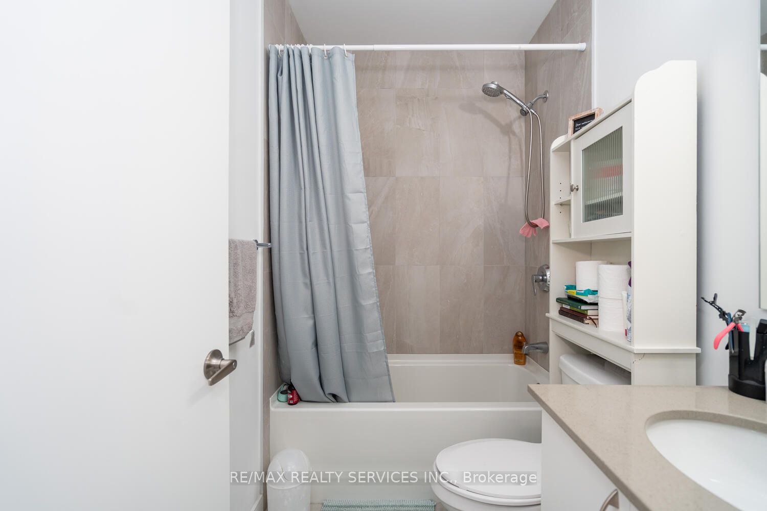 #108 - 56 Lakeside Terrace Property Photo 32