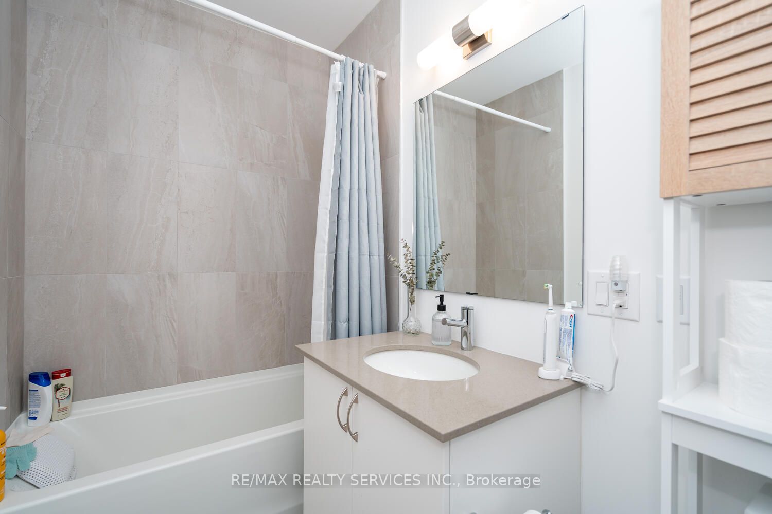 #108 - 56 Lakeside Terrace Property Photo 40