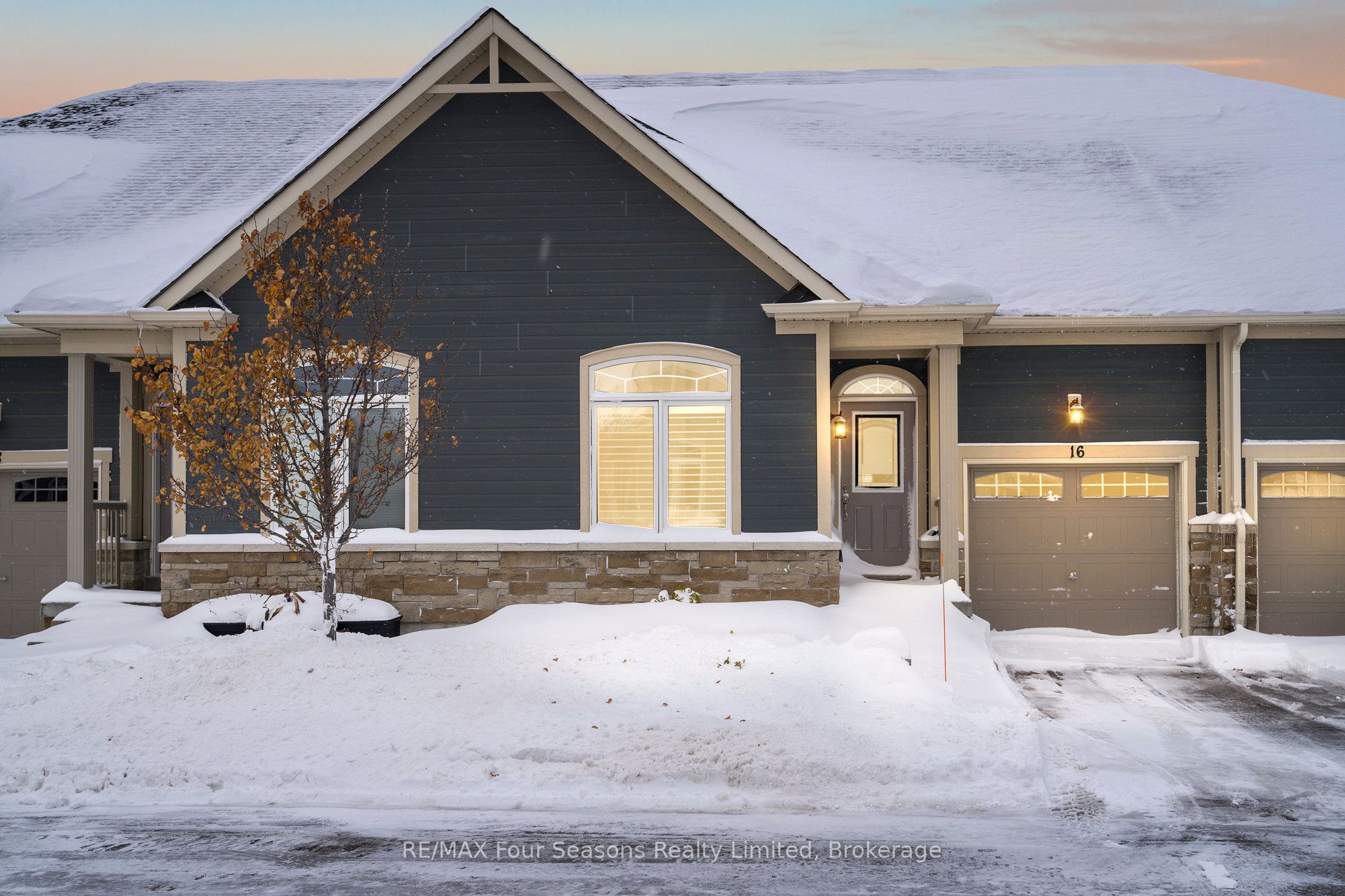 #24 - 16 Kari Crescent Property Photo 1