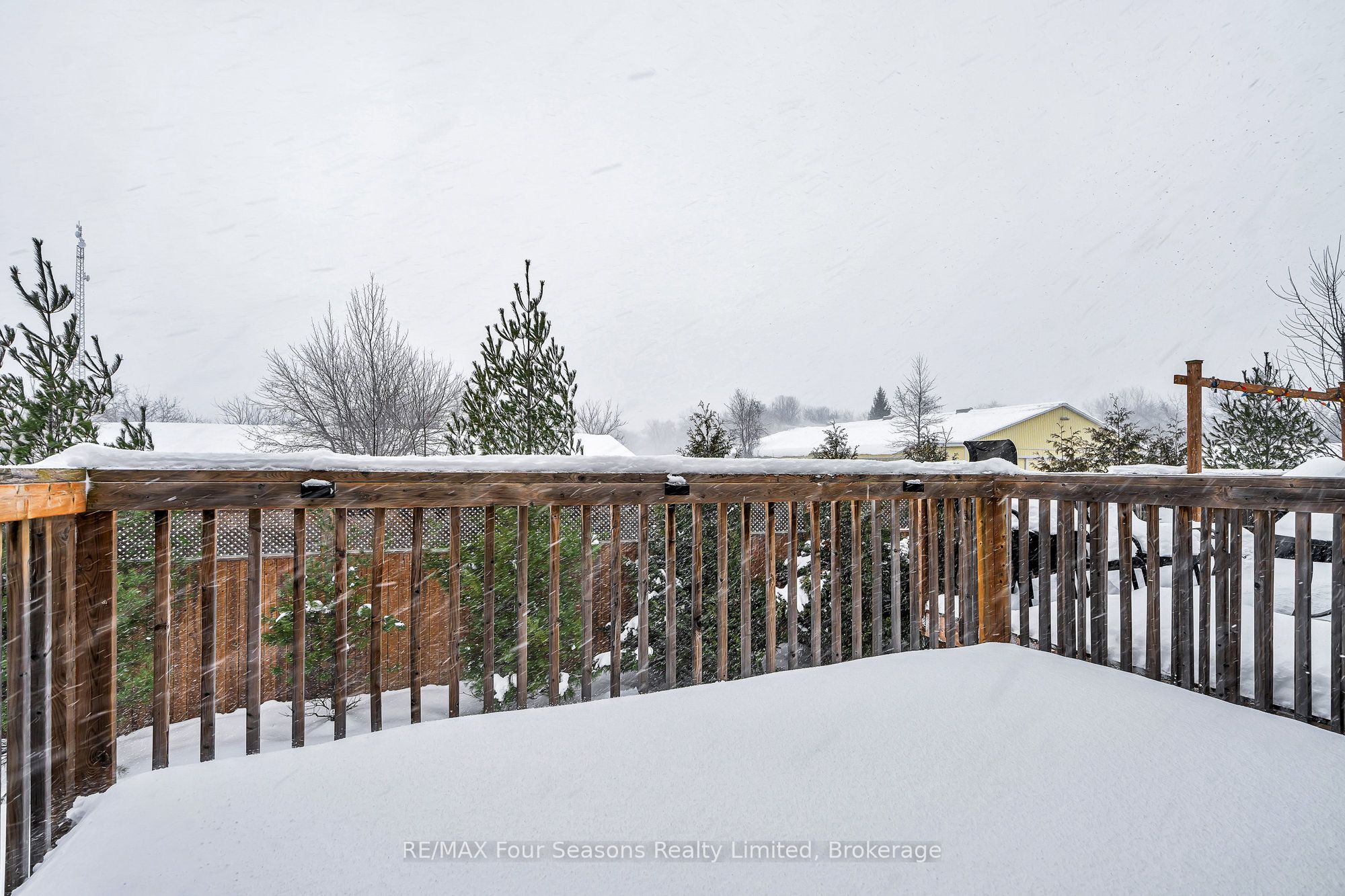 #24 - 16 Kari Crescent Property Photo 8