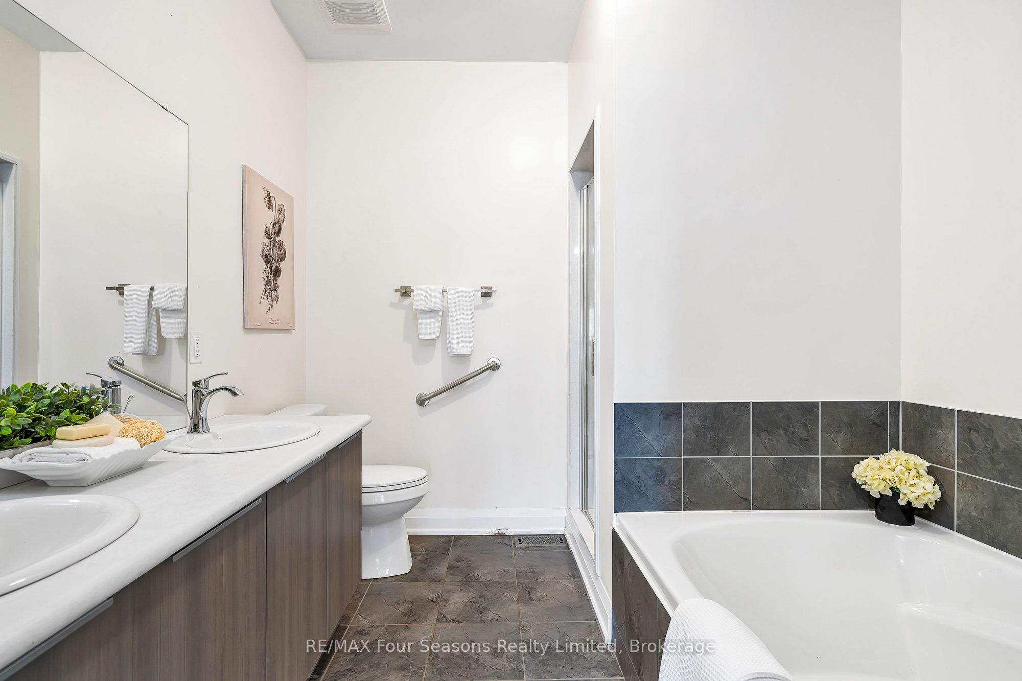 #24 - 16 Kari Crescent Property Photo 17