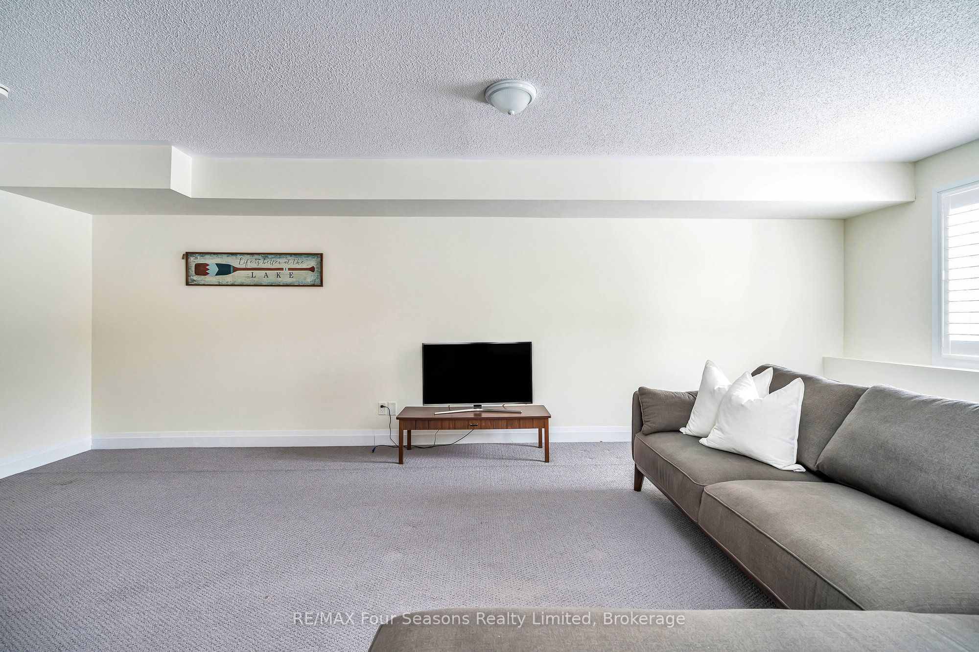 #24 - 16 Kari Crescent Property Photo 22