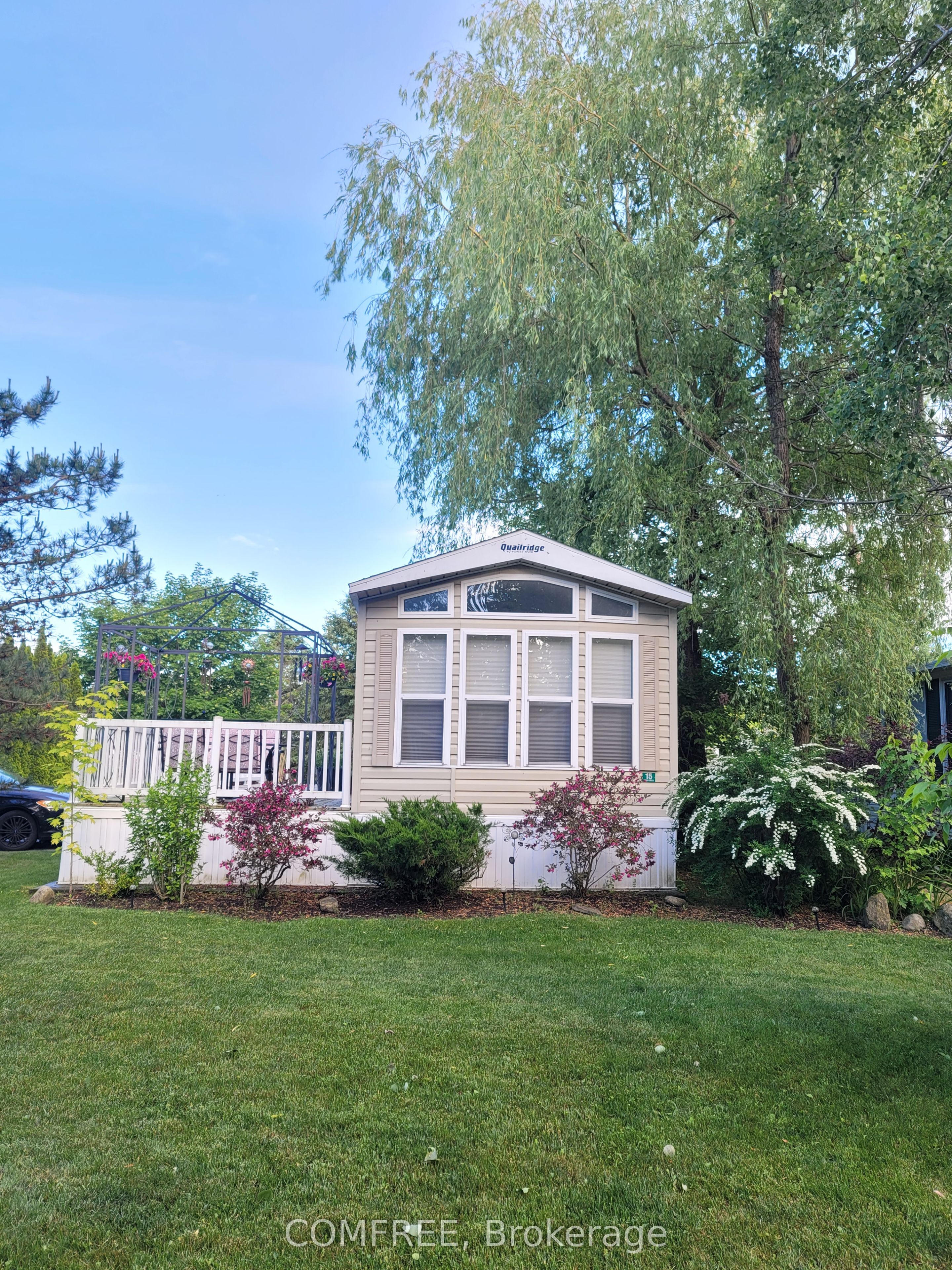 15 Huron Circle Property Photo 1
