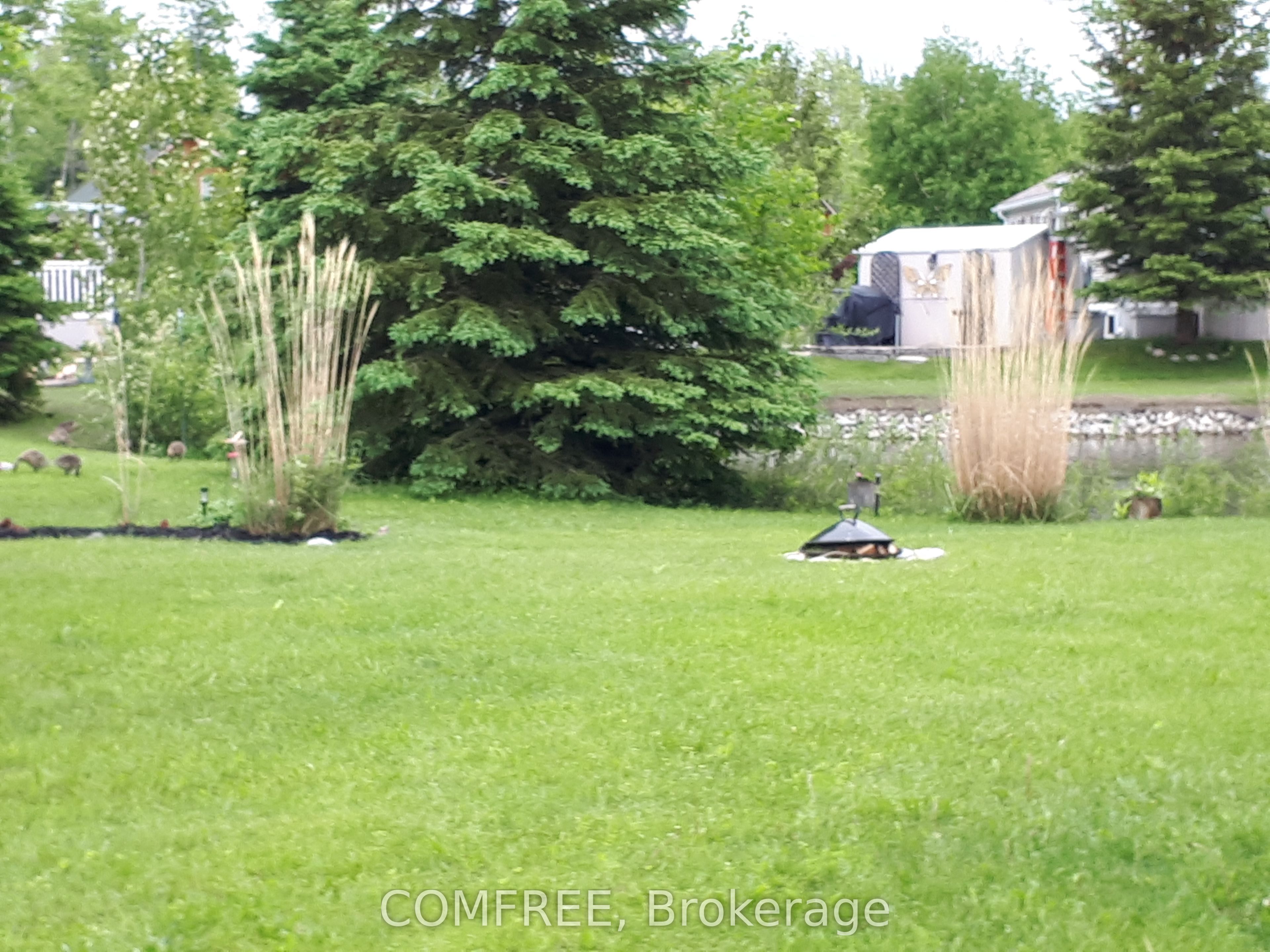 15 Huron Circle Property Photo 13