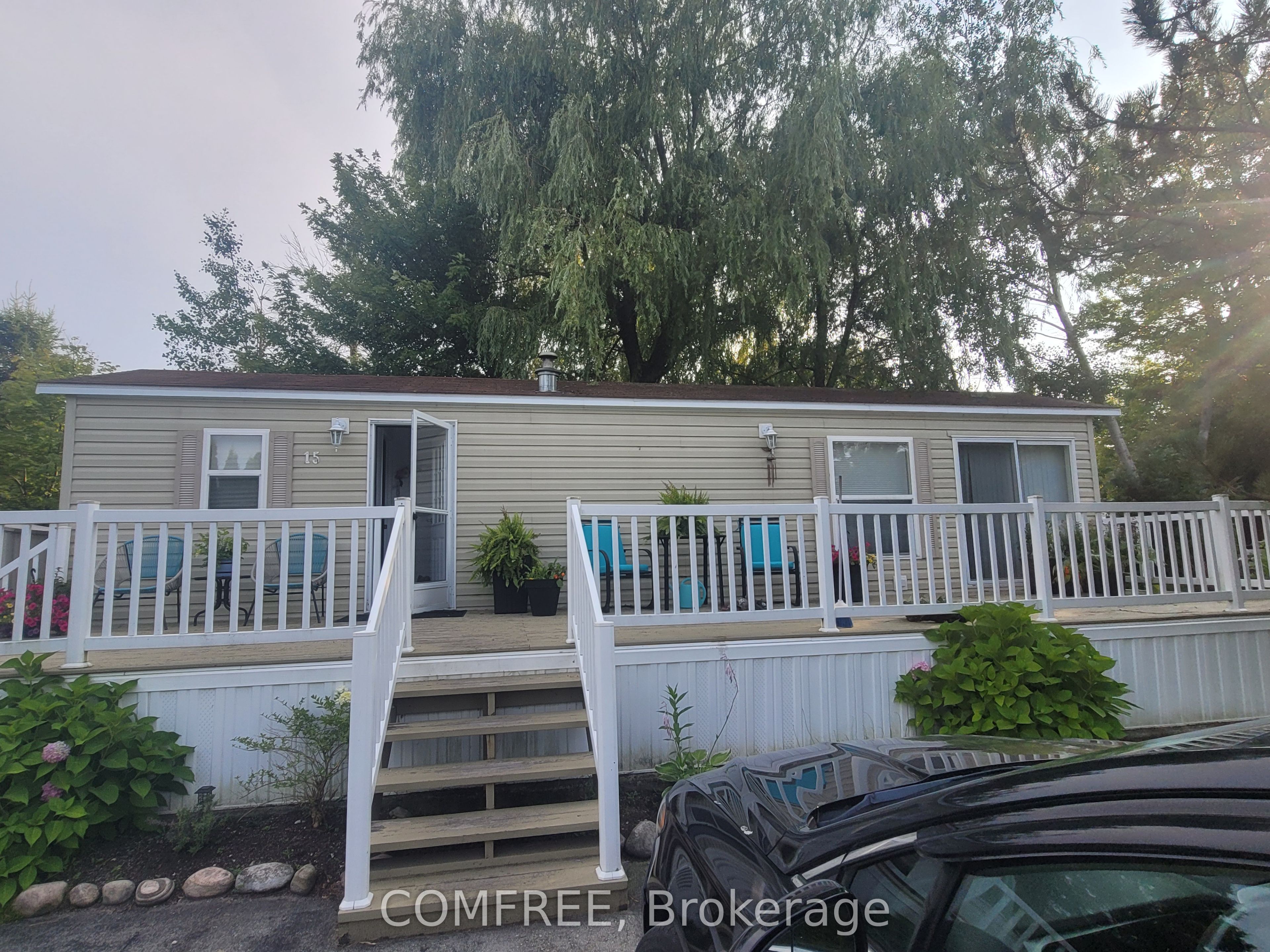 15 Huron Circle Property Photo 14