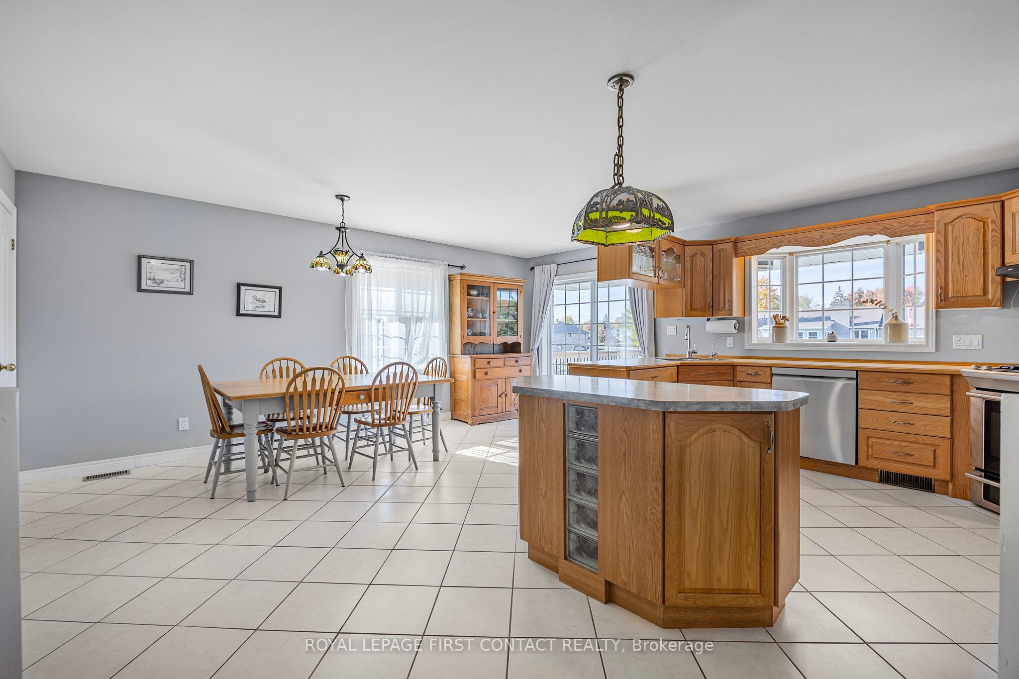 93 Bayshore Drive Property Photo 8