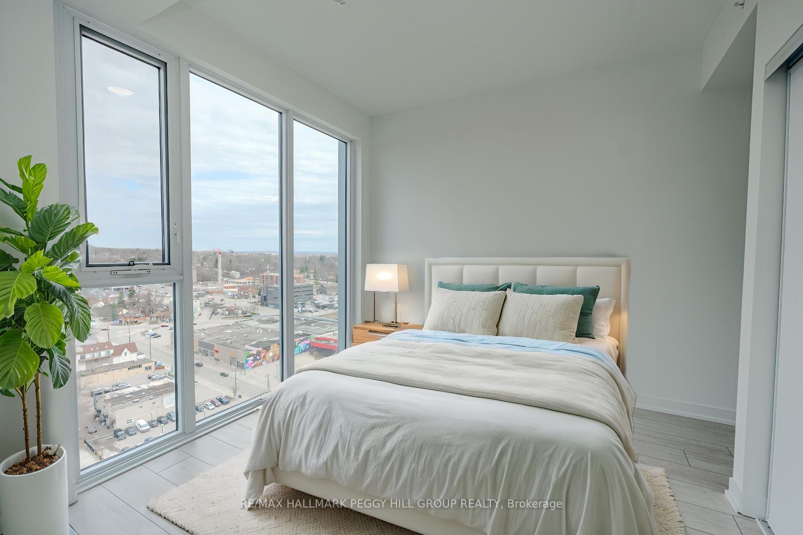 #1603 - 39 Mary Street Property Photo 4