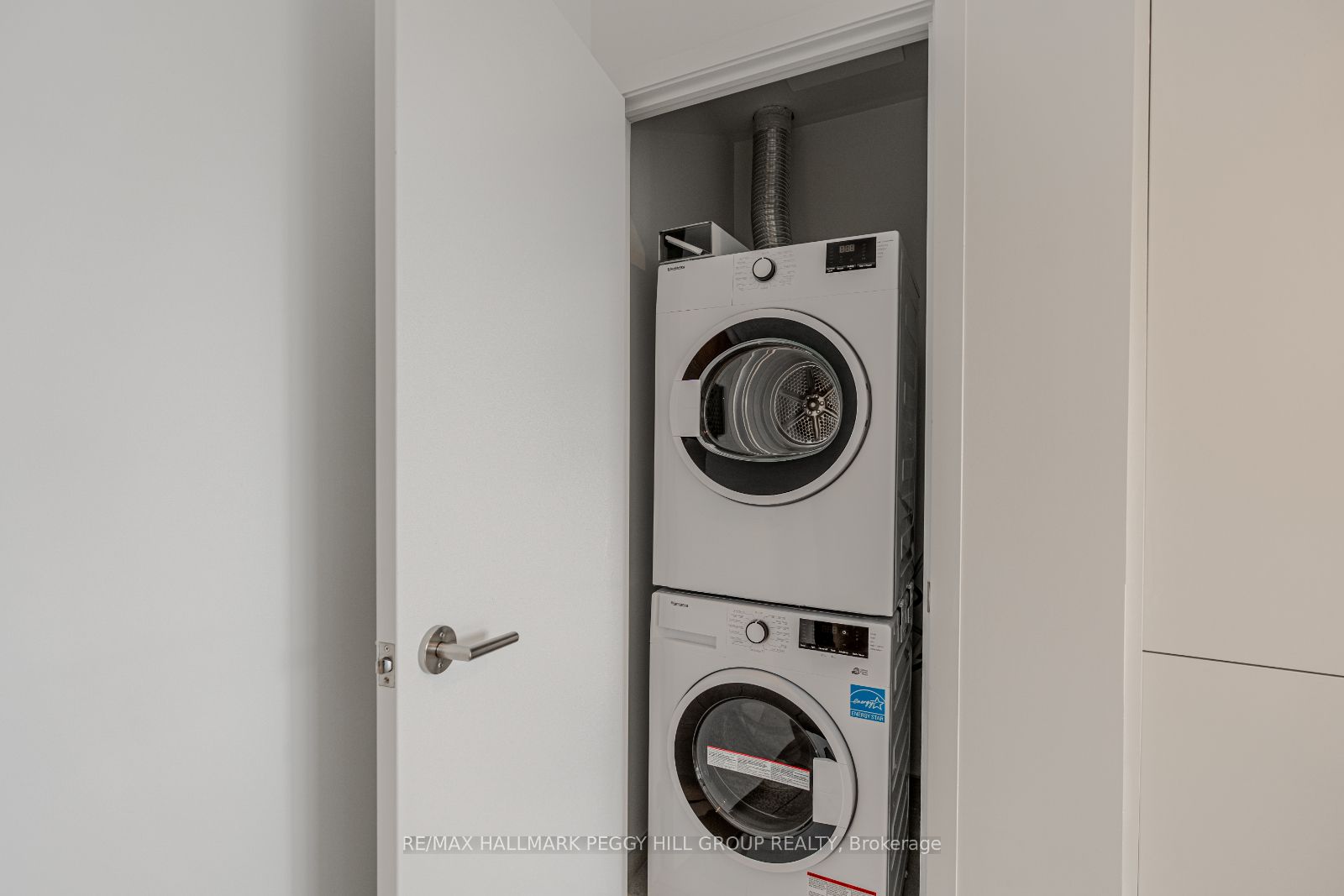 #1603 - 39 Mary Street Property Photo 9