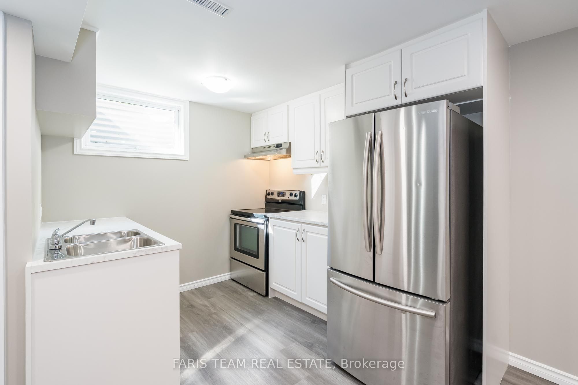 76 Marshall St Property Photo 13