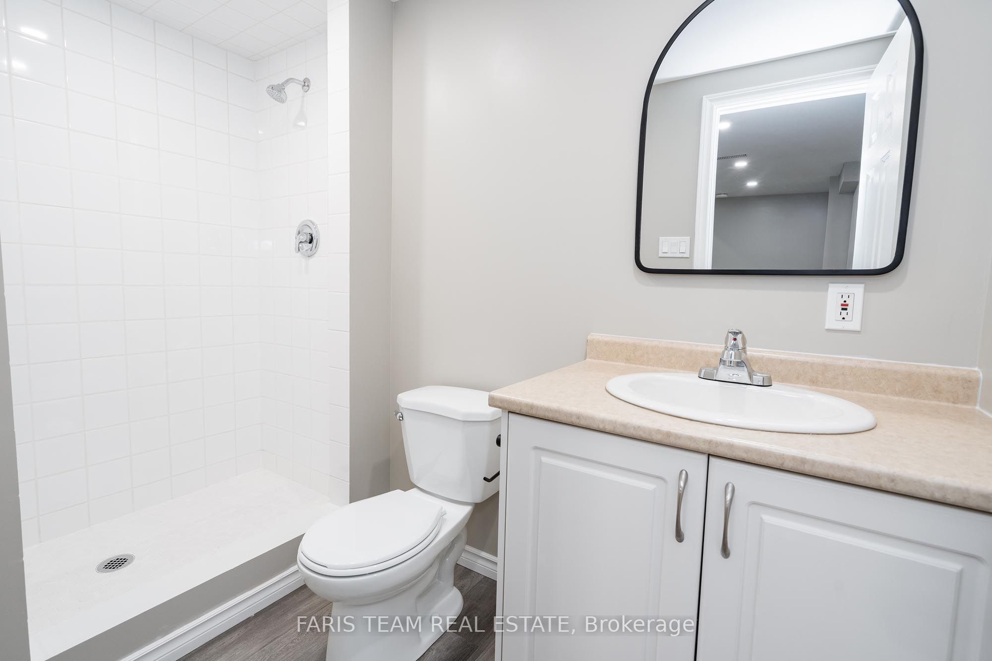 76 Marshall St Property Photo 18
