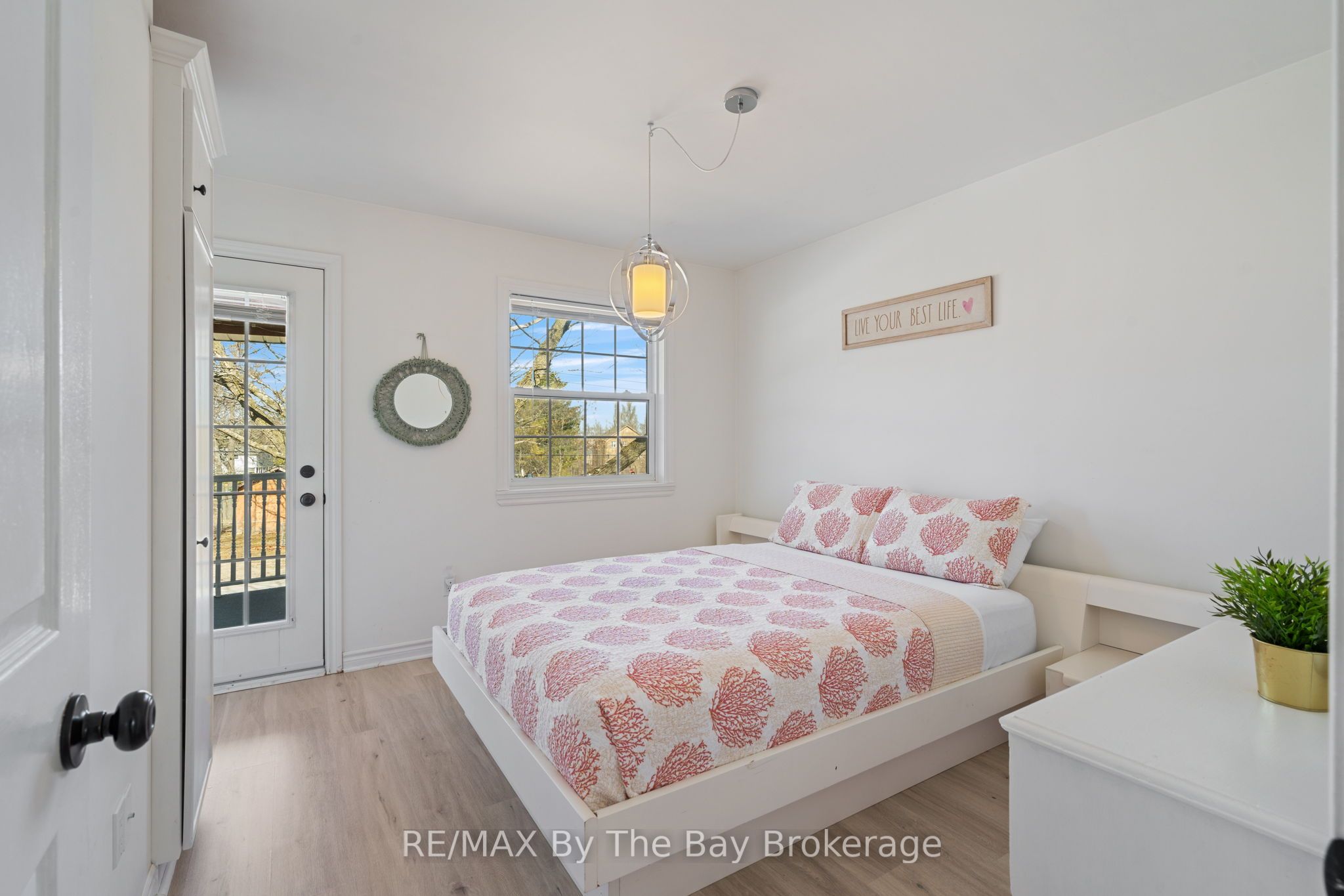 15 Baker Street Property Photo 16