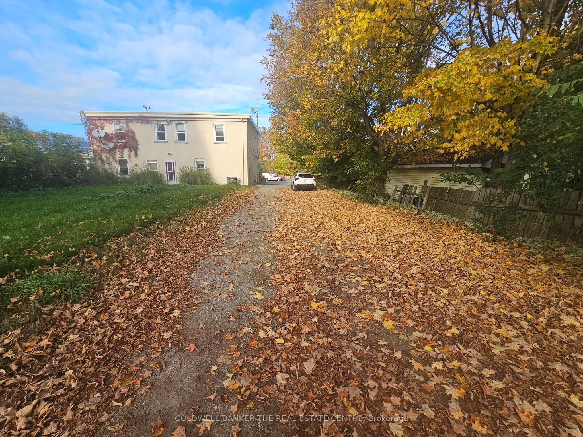 4570 Penetanguishene Road Property Photo 6