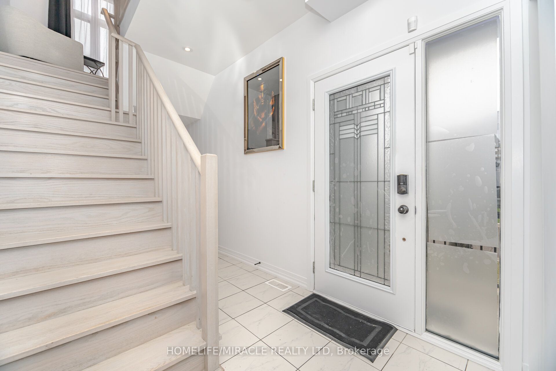 92 Fairlane Avenue Property Photo 6