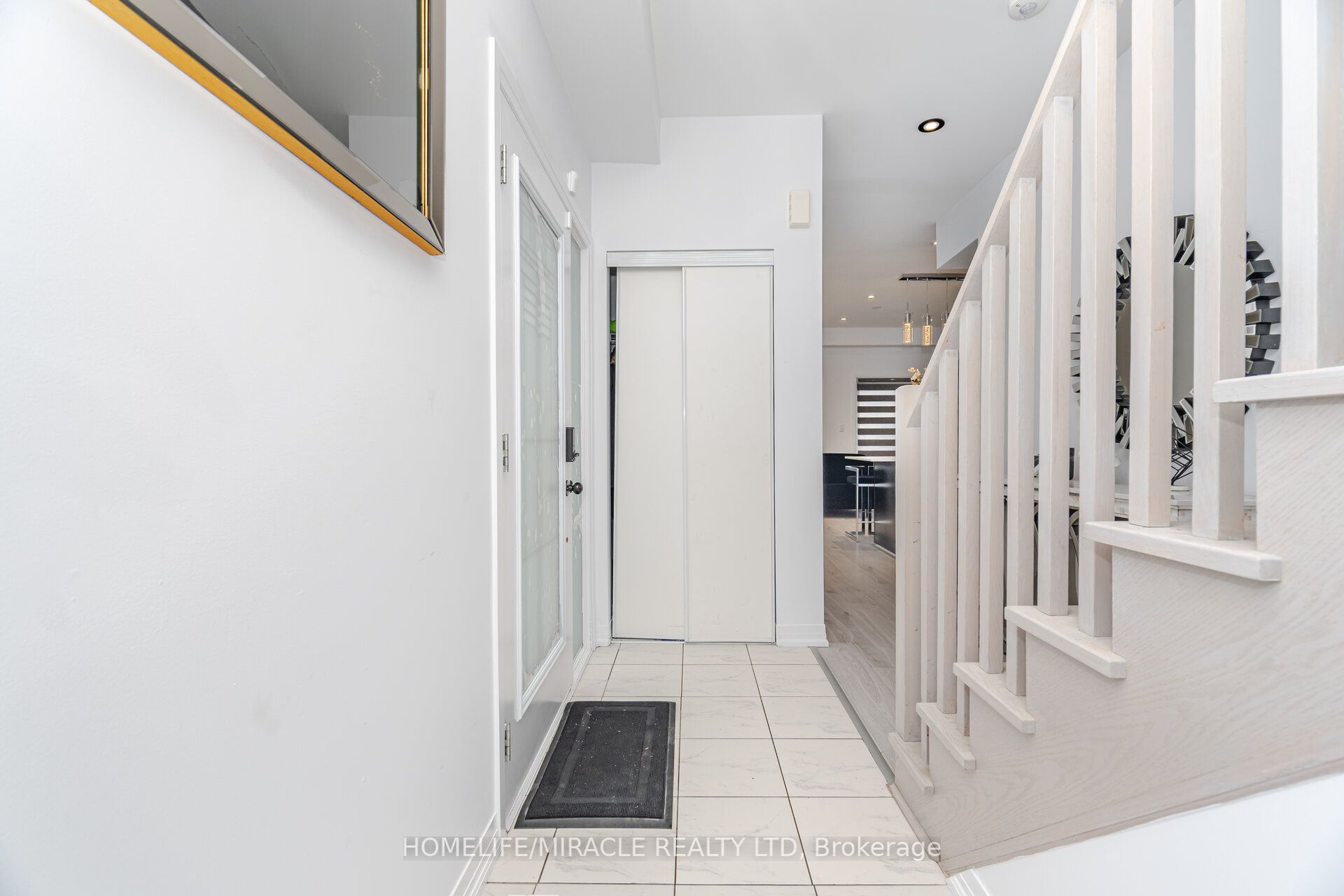 92 Fairlane Avenue Property Photo 7