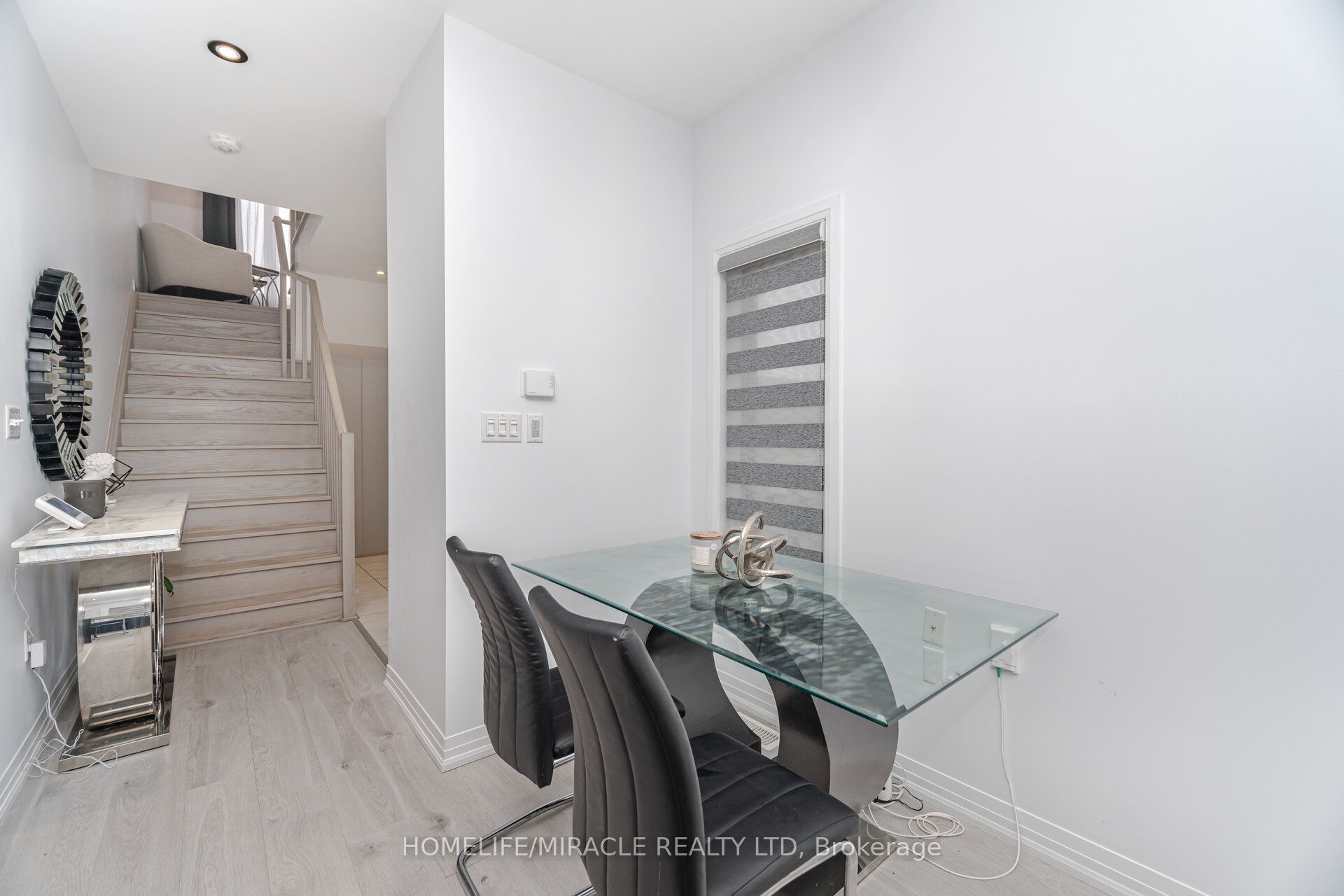 92 Fairlane Avenue Property Photo 8