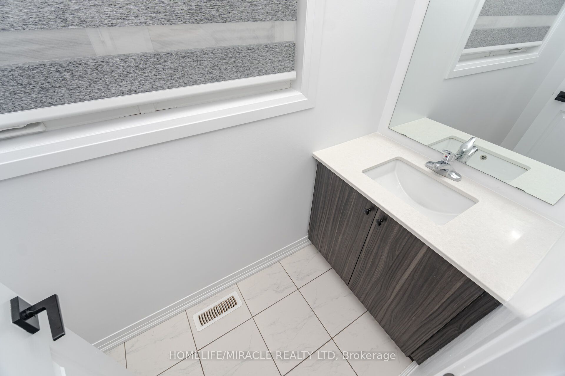 92 Fairlane Avenue Property Photo 17