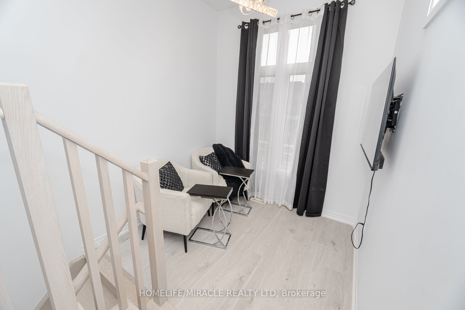 92 Fairlane Avenue Property Photo 20