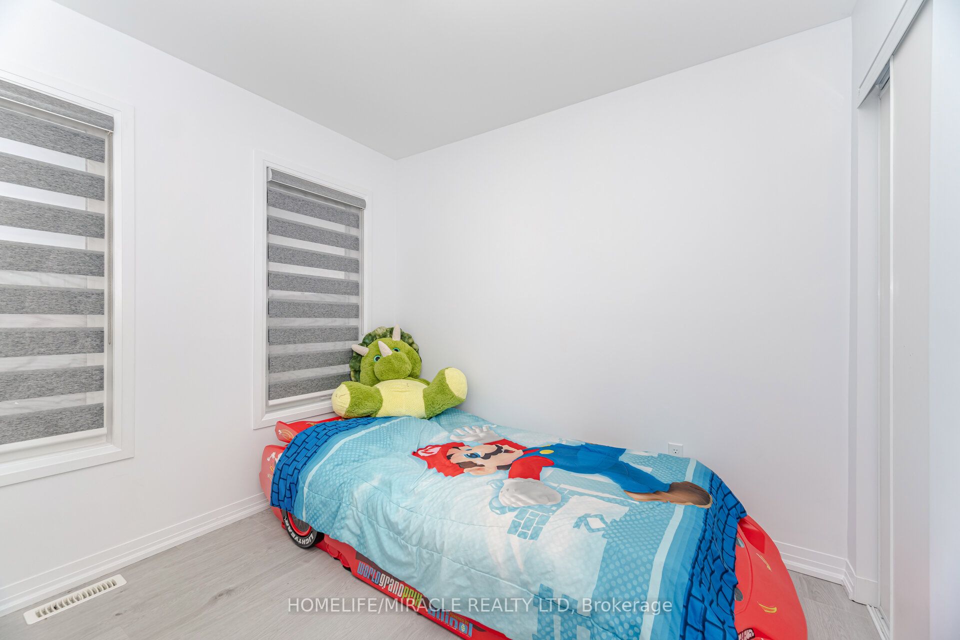 92 Fairlane Avenue Property Photo 29