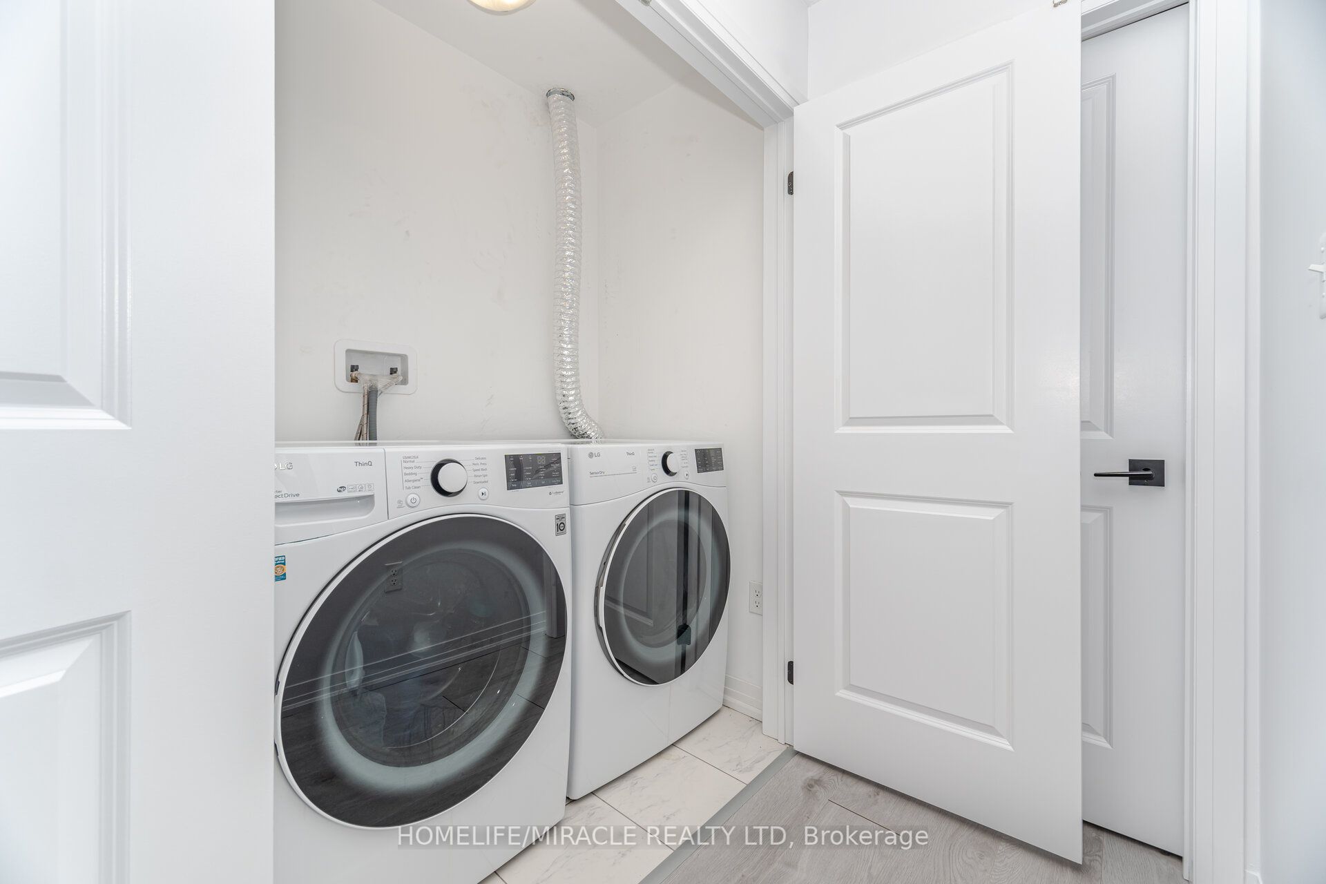 92 Fairlane Avenue Property Photo 32