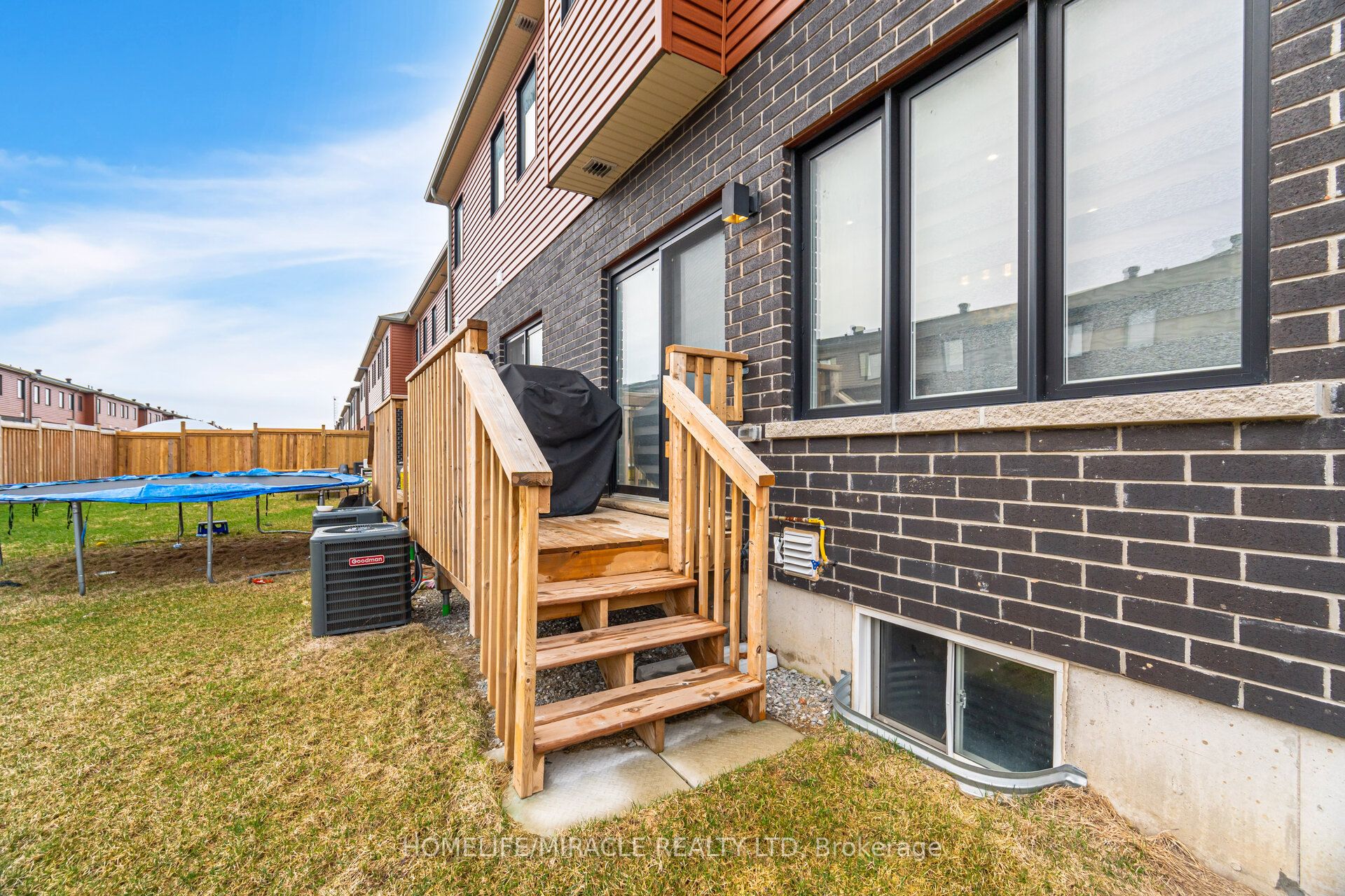 92 Fairlane Avenue Property Photo 33