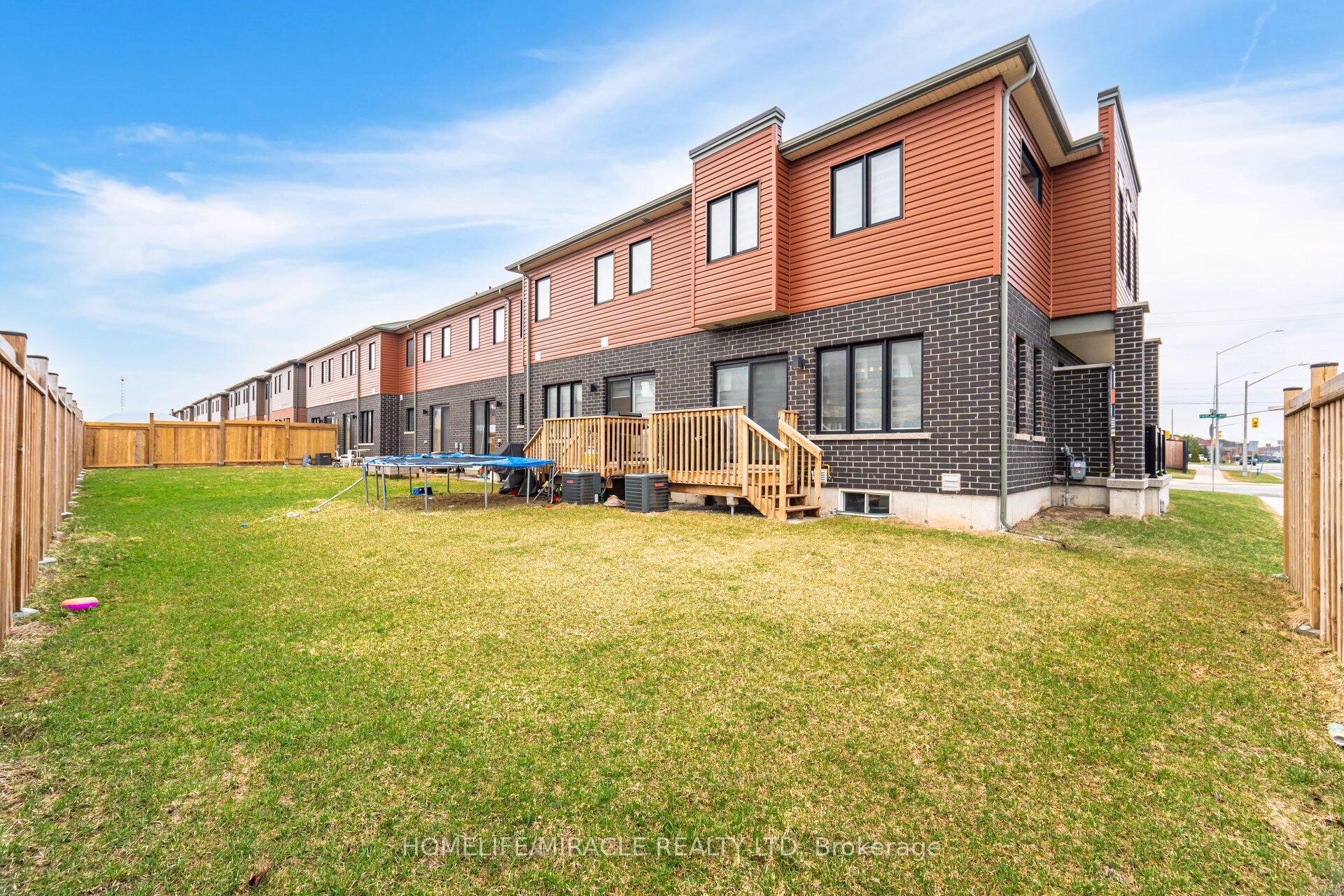 92 Fairlane Avenue Property Photo 35