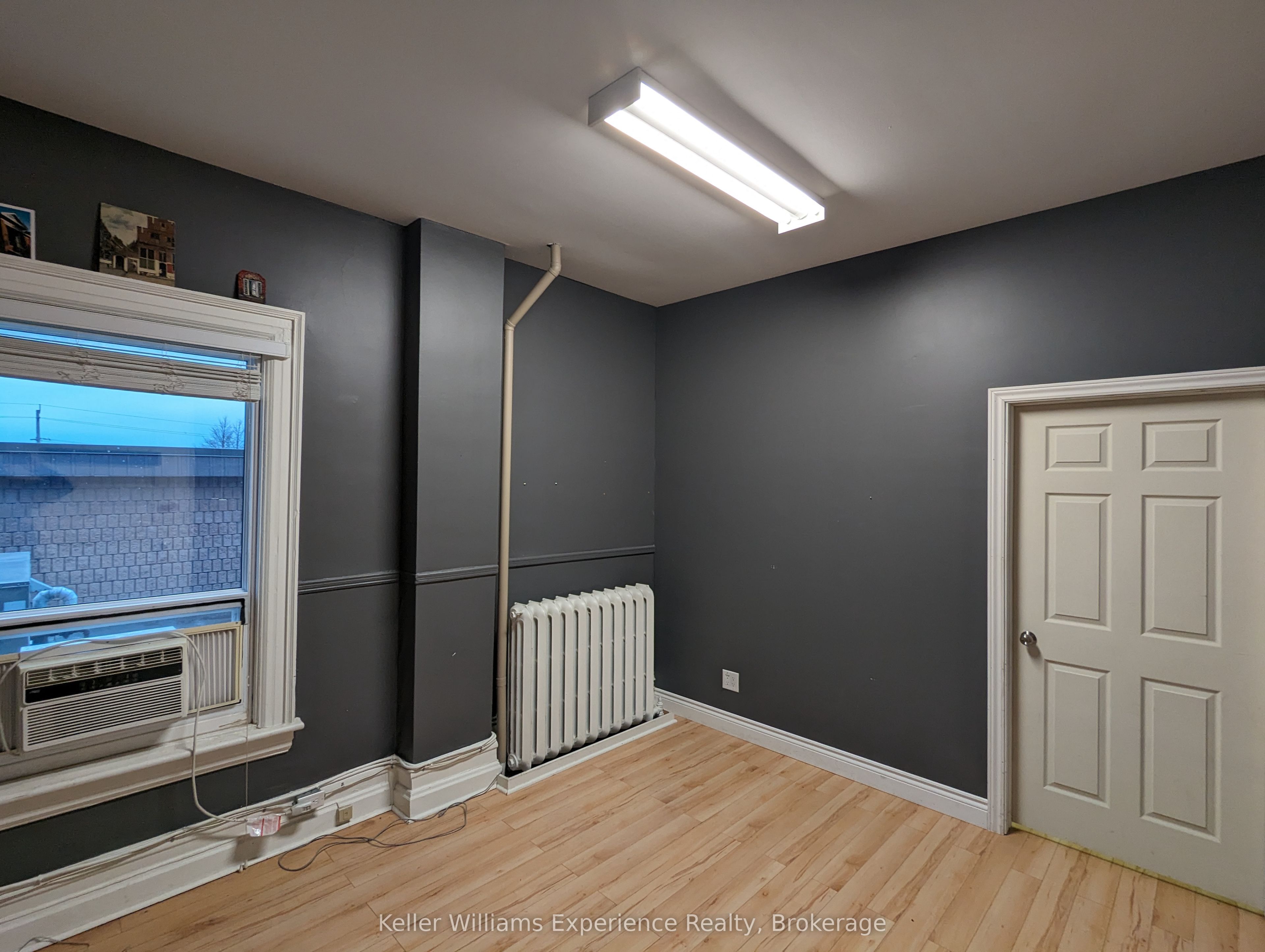 212 King St Property Photo 3
