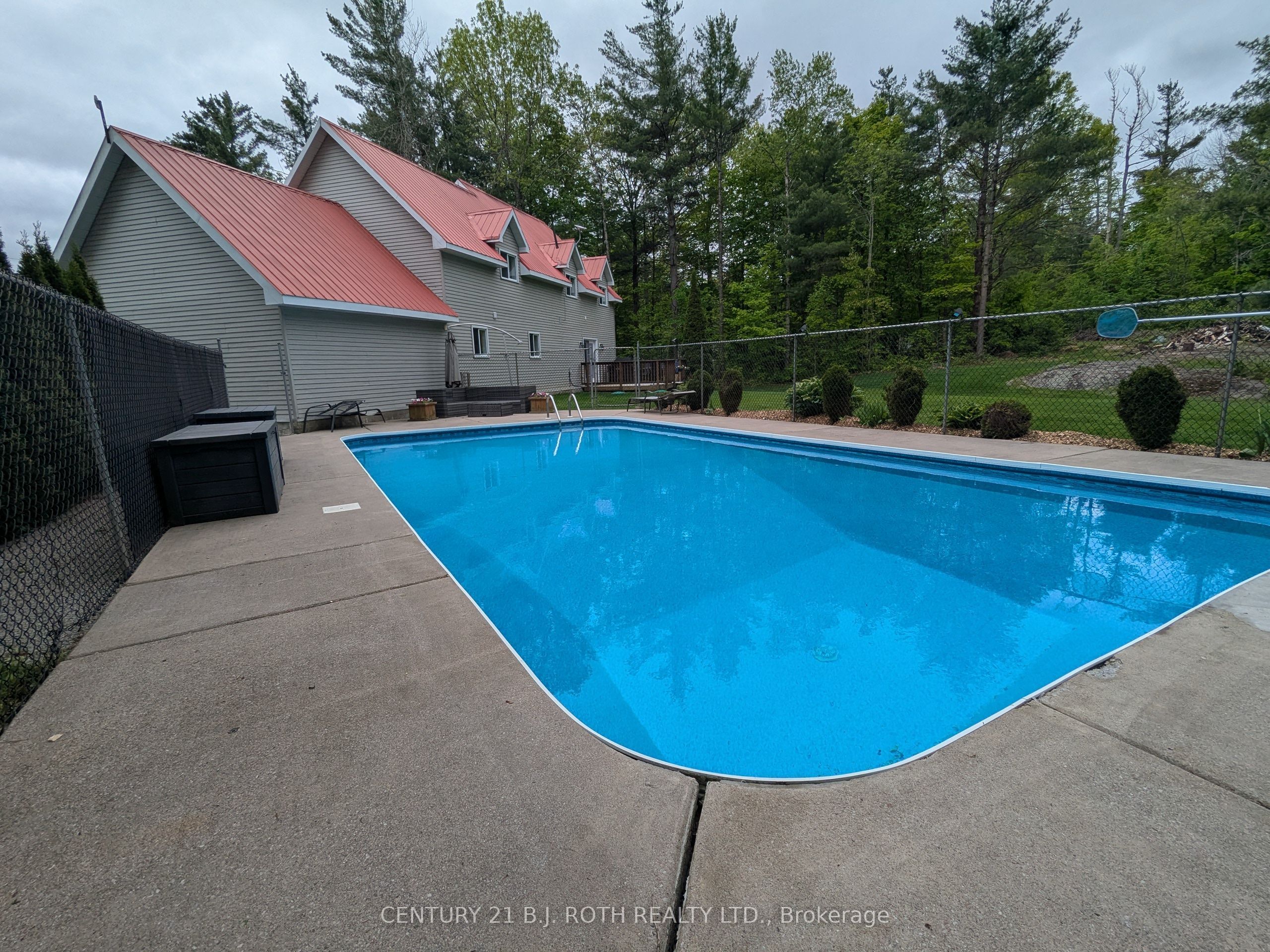 1572 Laughlin Falls Road Property Photo 1