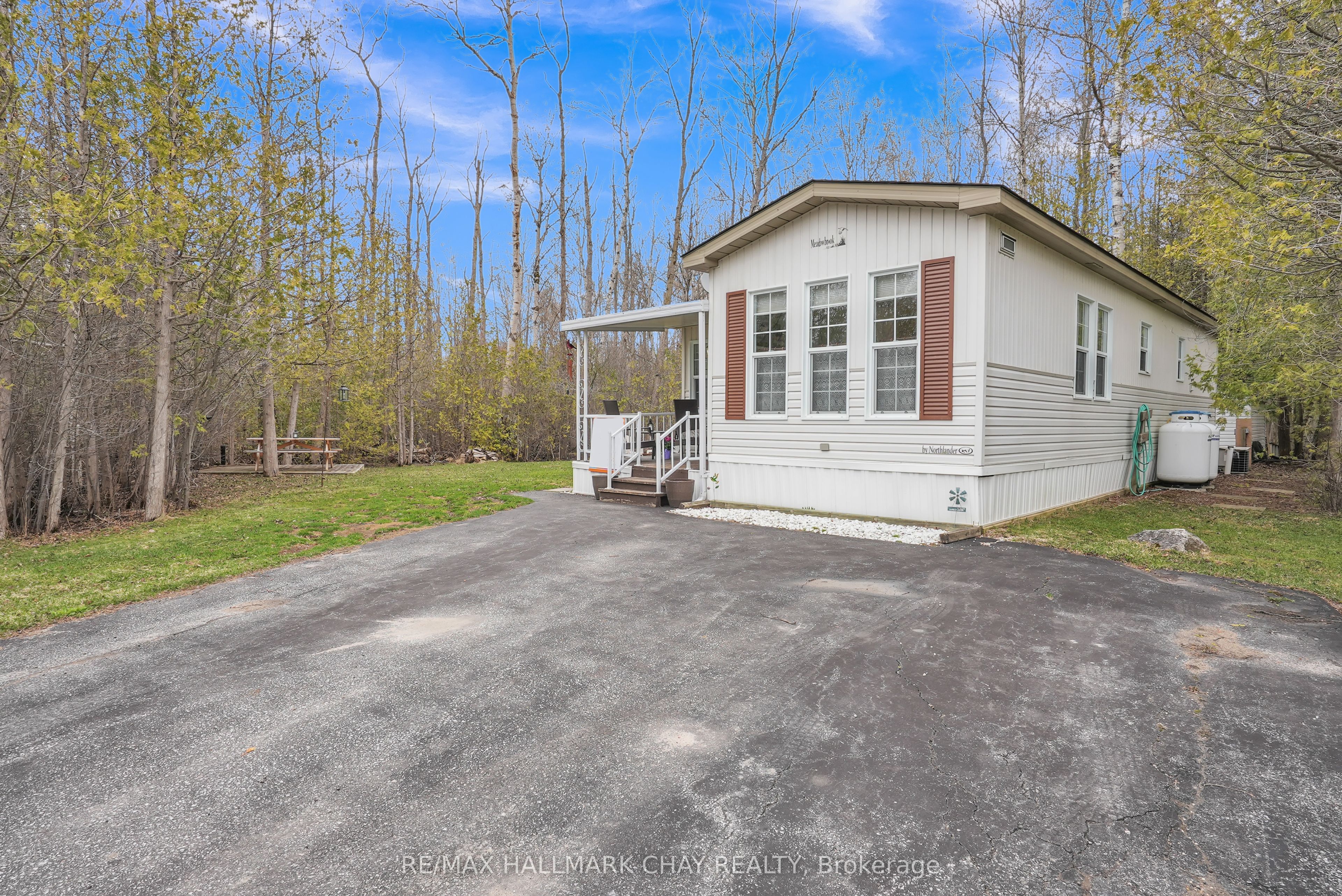 9 Princess Diana Drive Property Photo 1