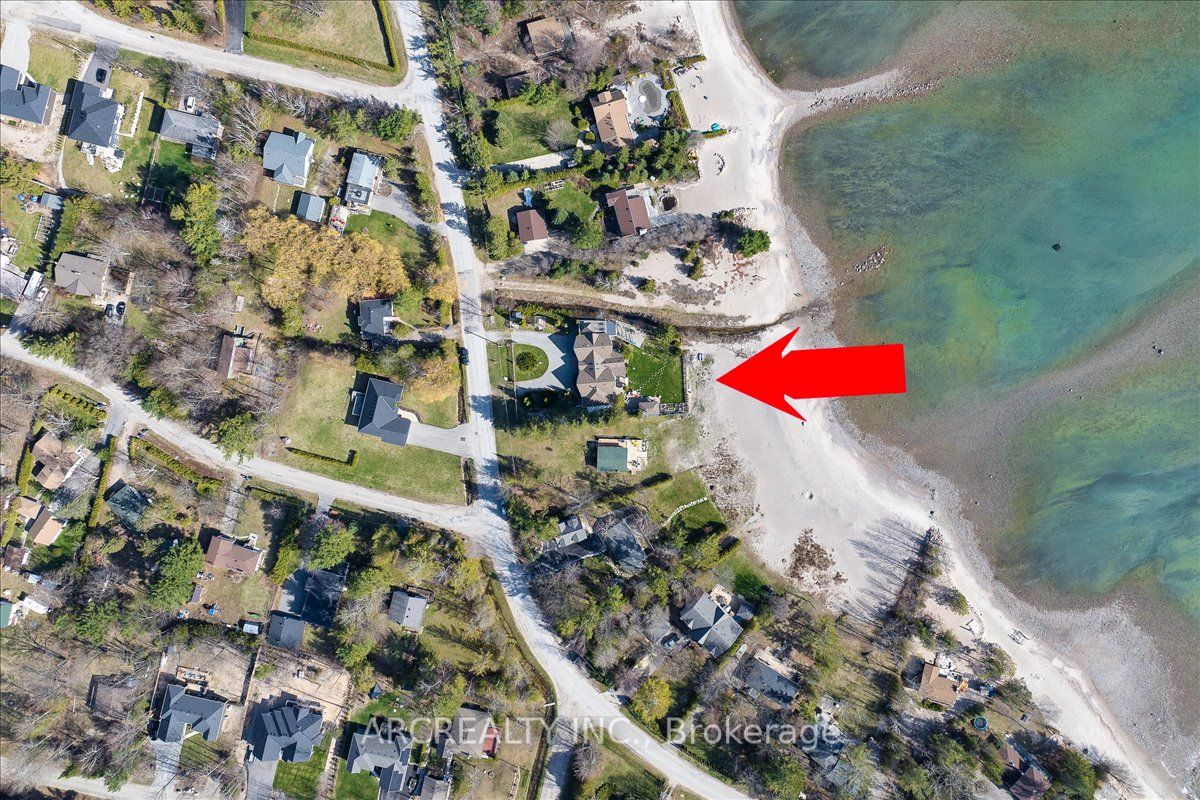 1482 Tiny Beaches Road N Property Photo 2