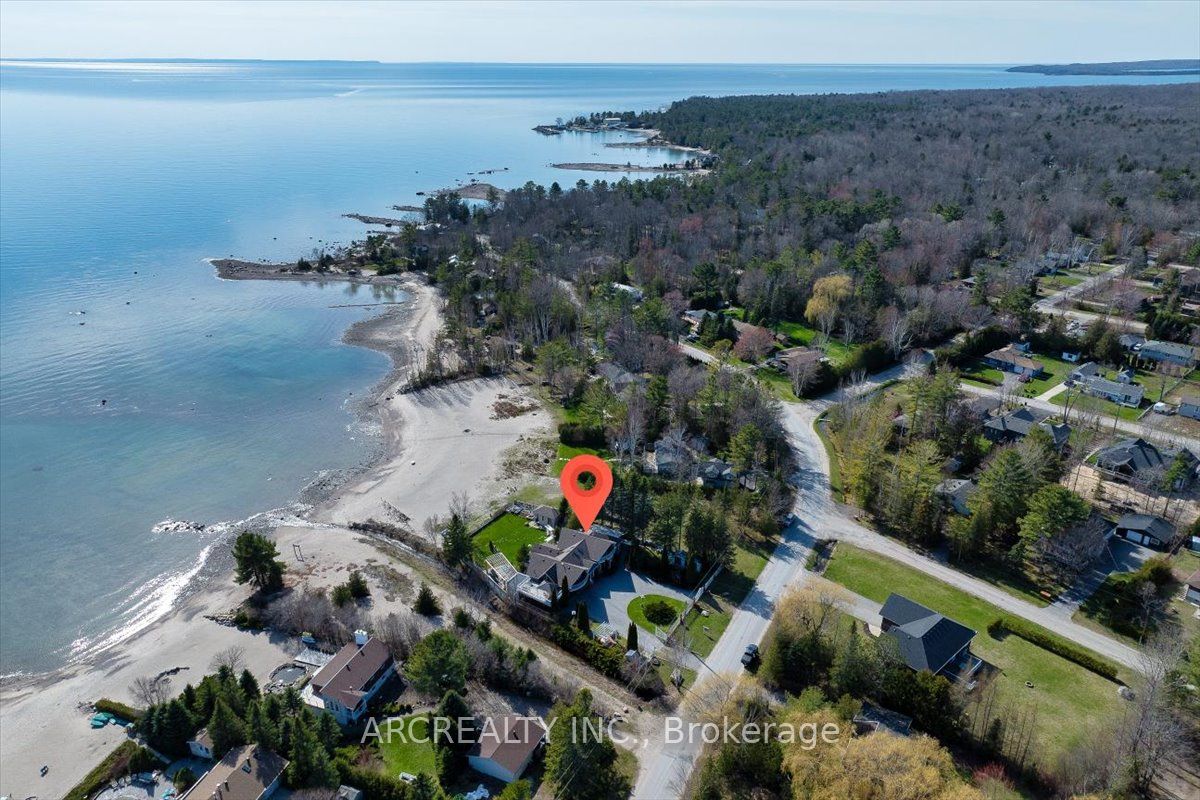 1482 Tiny Beaches Road N Property Photo 3