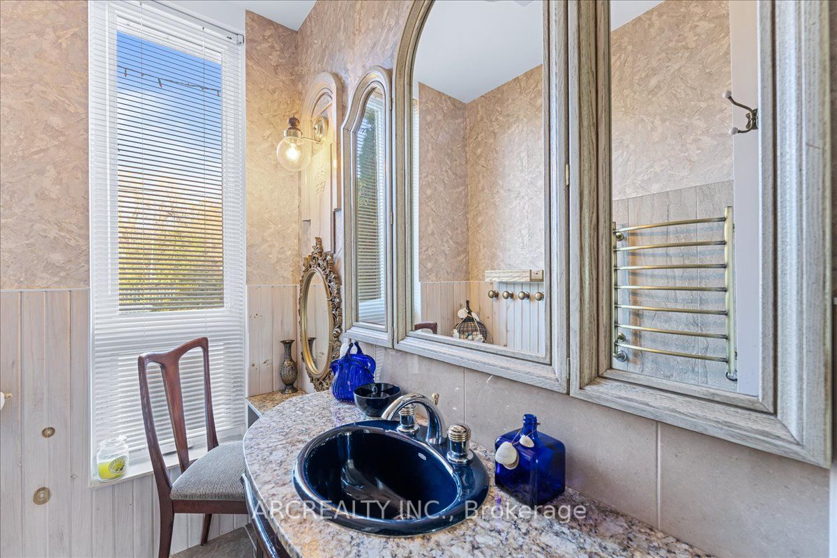 1482 Tiny Beaches Road N Property Photo 9