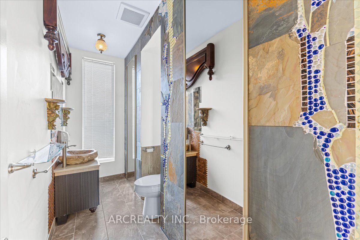1482 Tiny Beaches Road N Property Photo 10