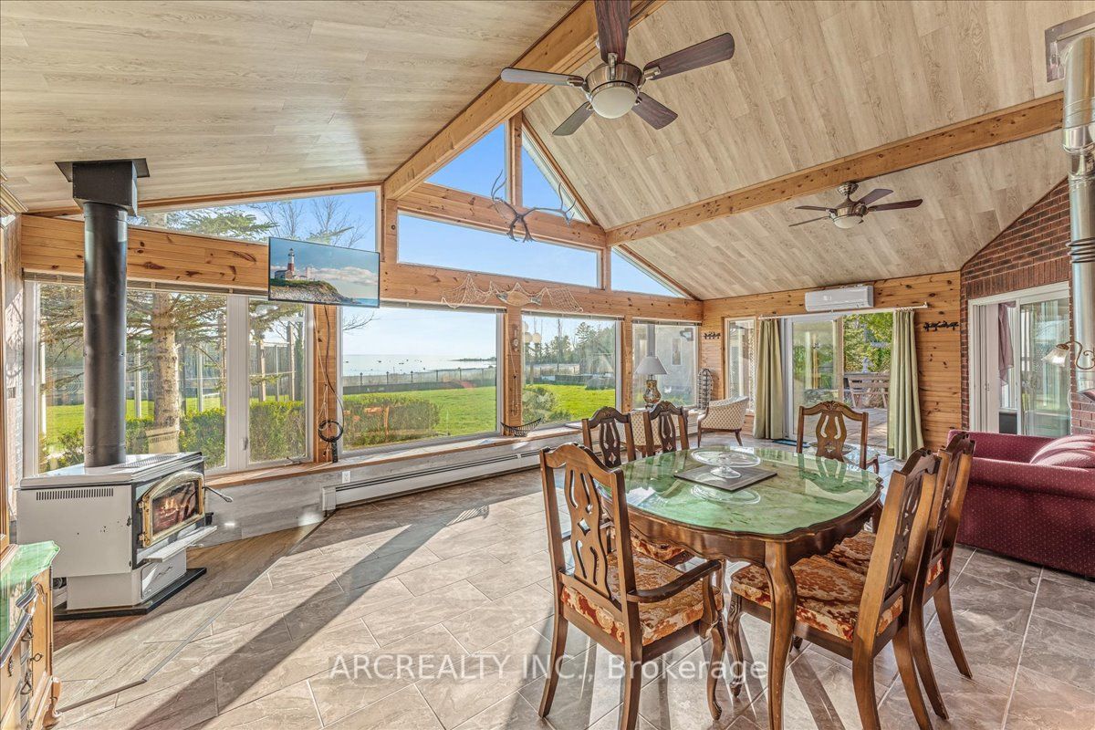 1482 Tiny Beaches Road N Property Photo 16