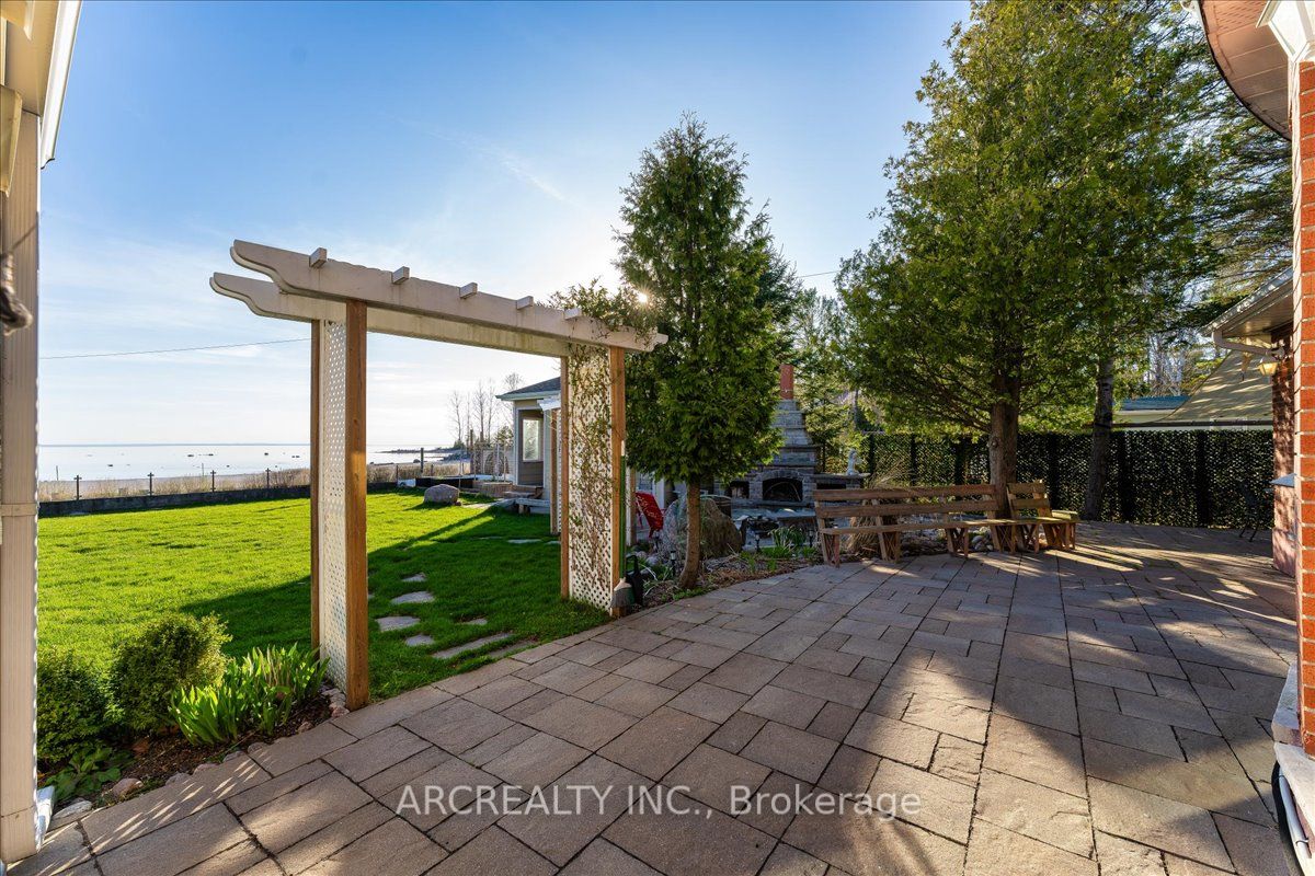 1482 Tiny Beaches Road N Property Photo 18