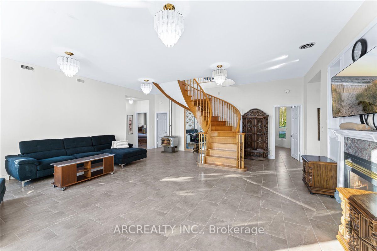 1482 Tiny Beaches Road N Property Photo 19