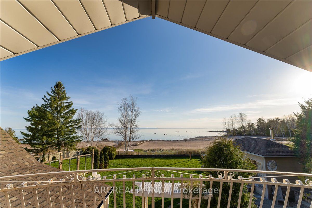1482 Tiny Beaches Road N Property Photo 32