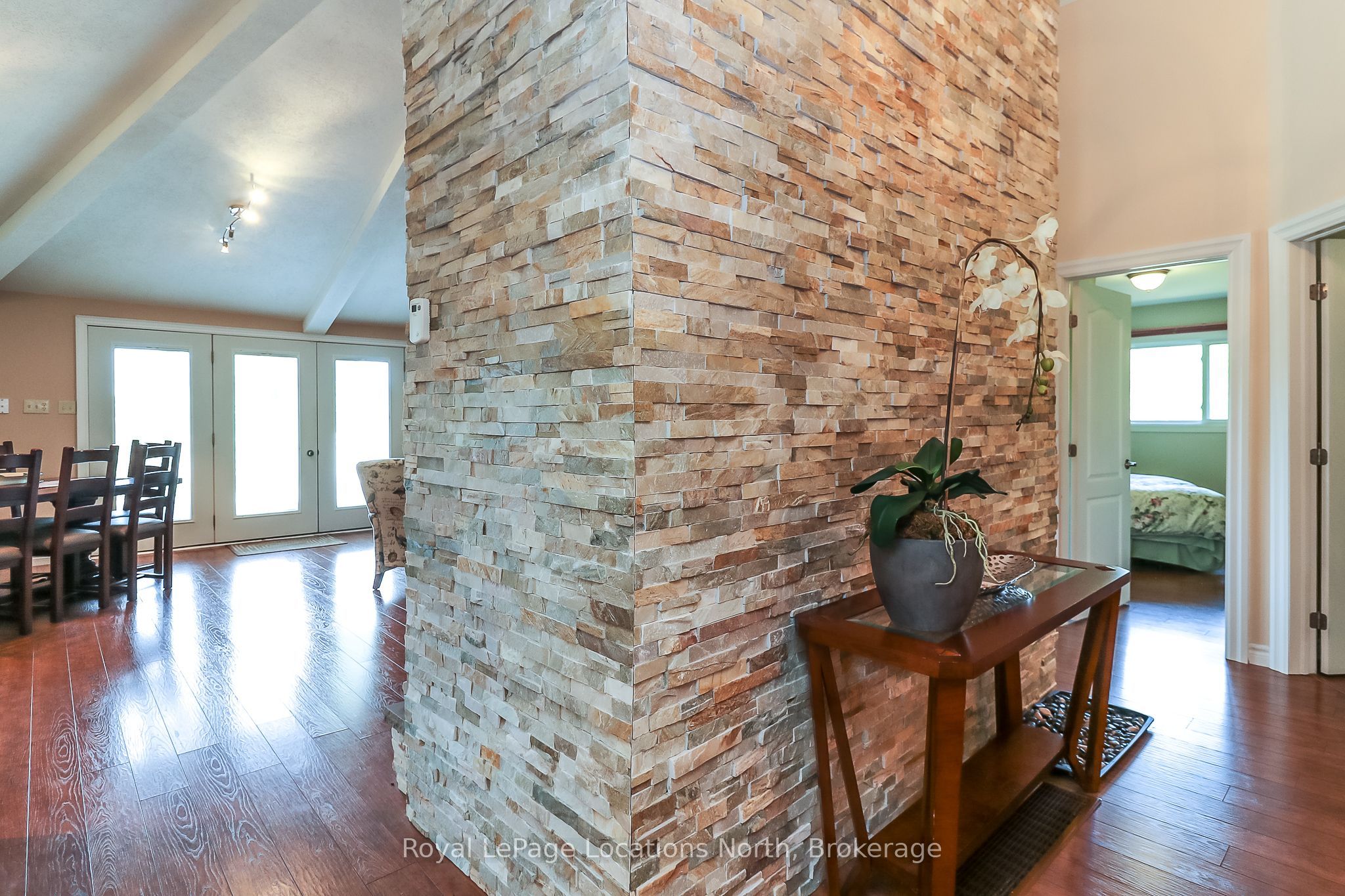 10 Sunset Court Property Photo 4