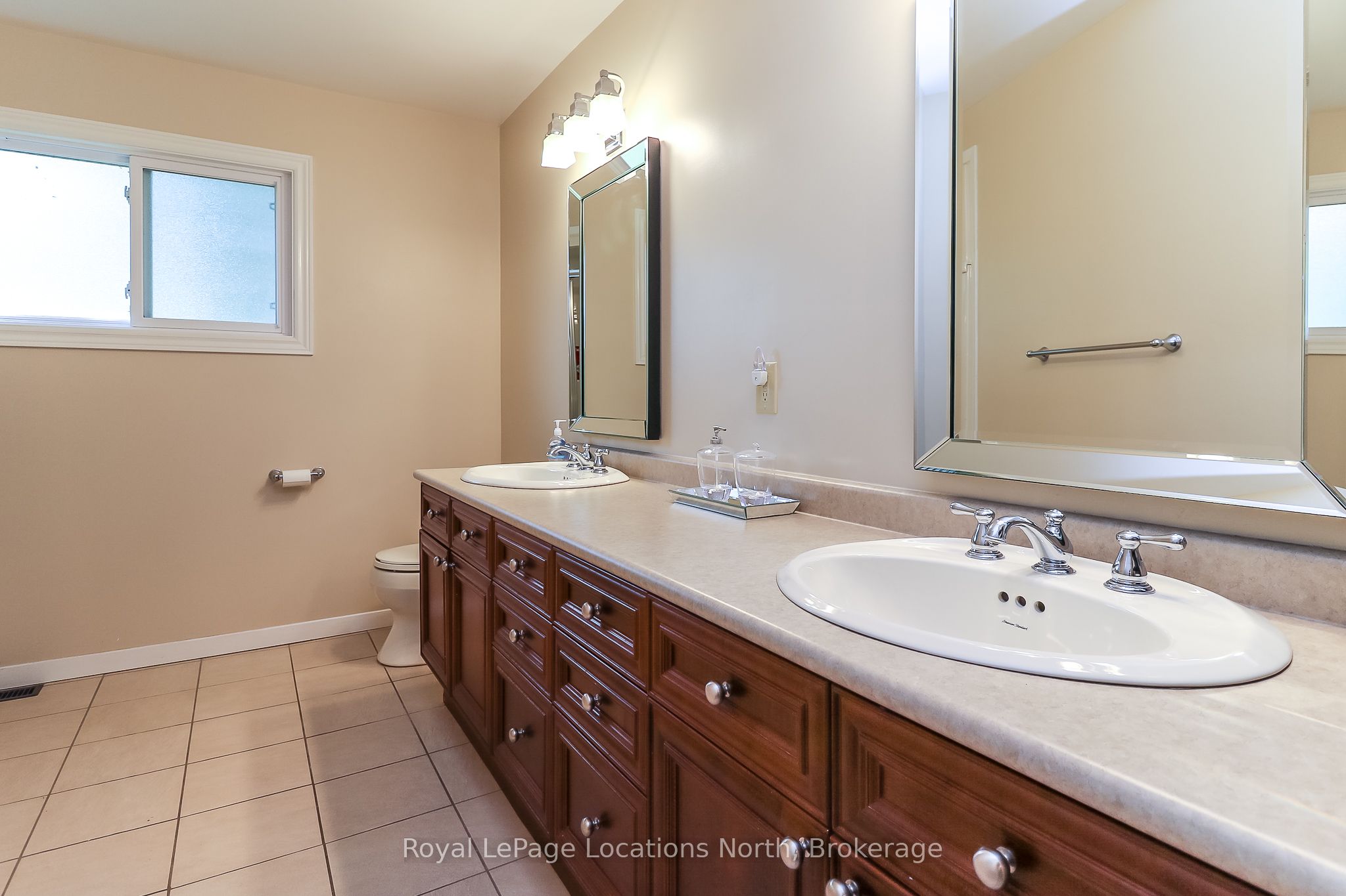 10 Sunset Court Property Photo 21