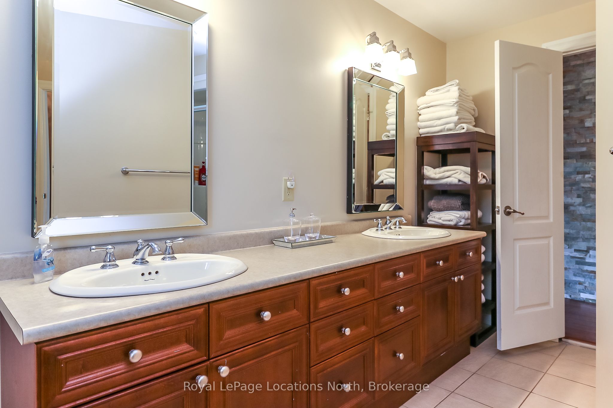 10 Sunset Court Property Photo 22