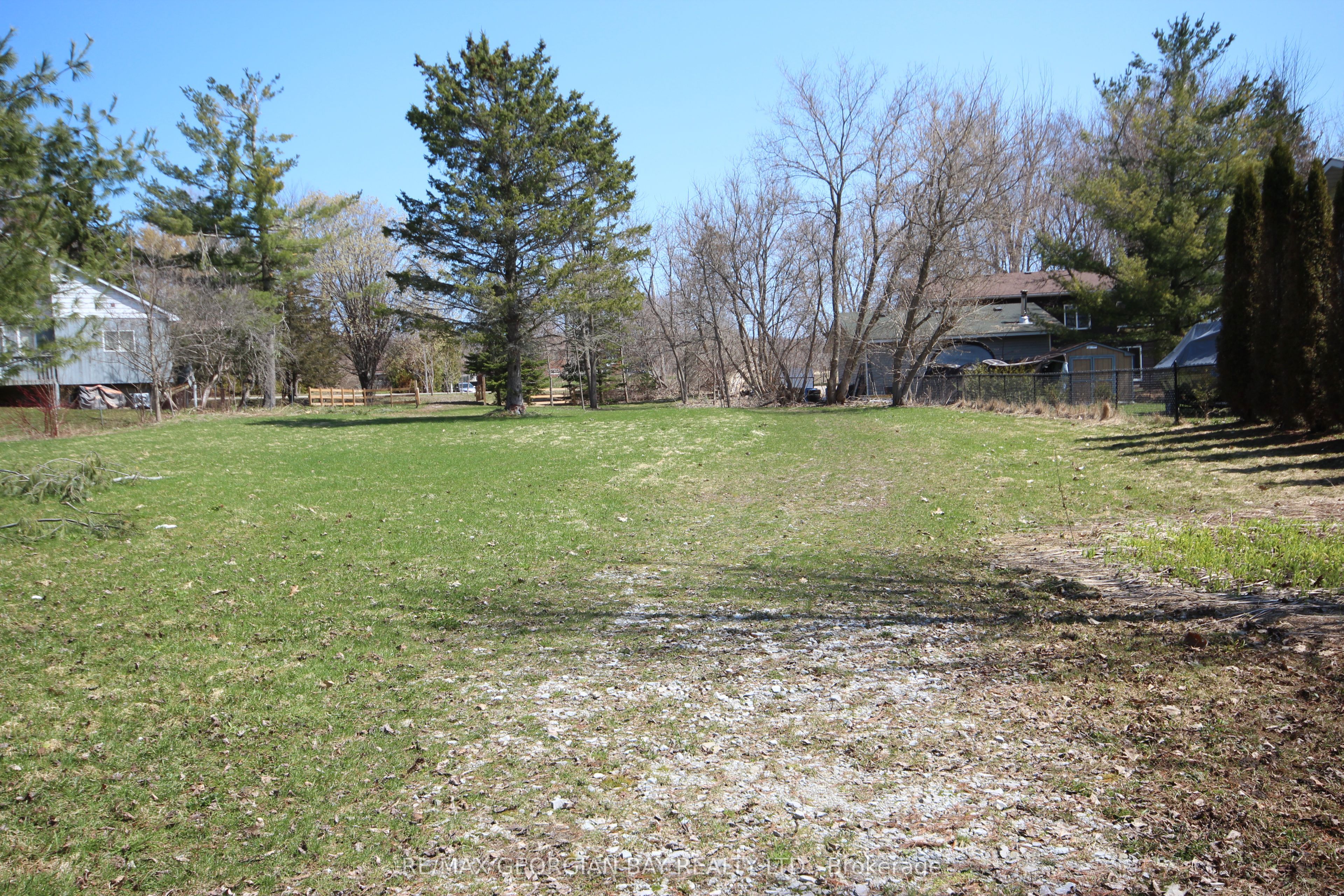 5766 Penetanguishene Highway Property Photo 3