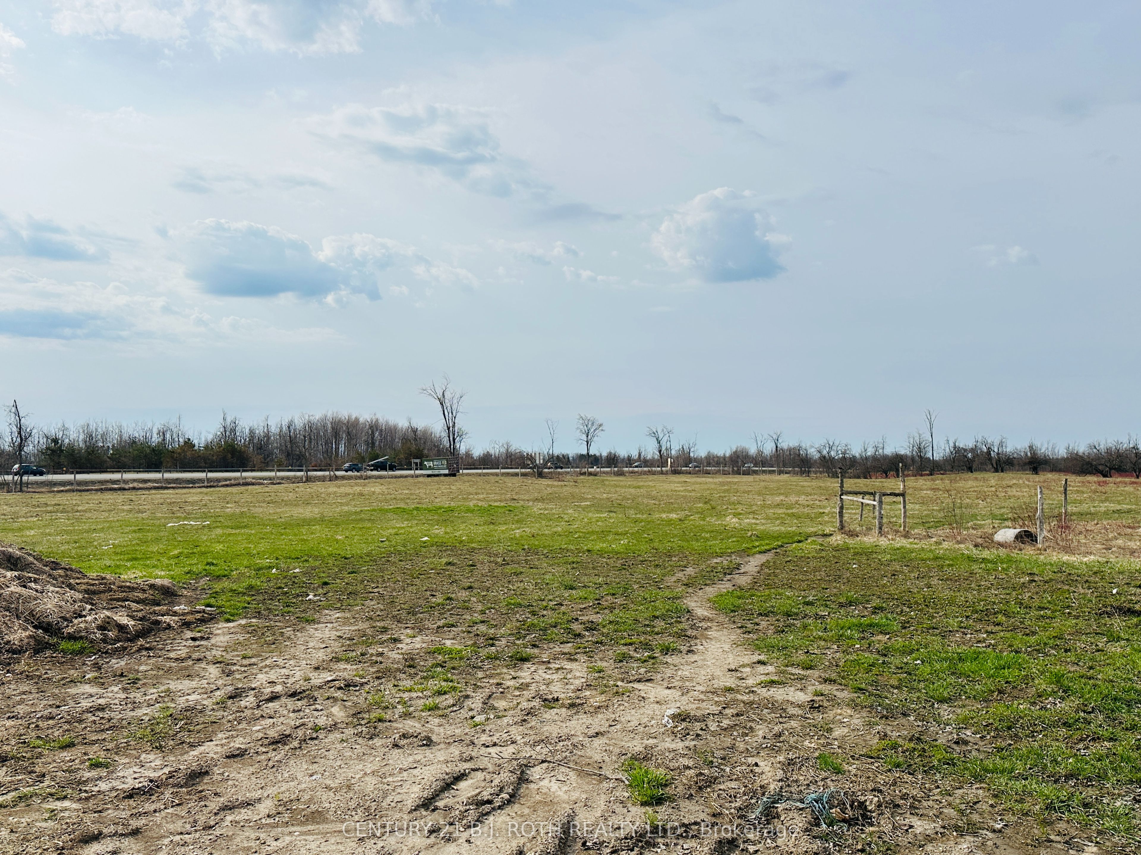10 12 Line Property Photo 7