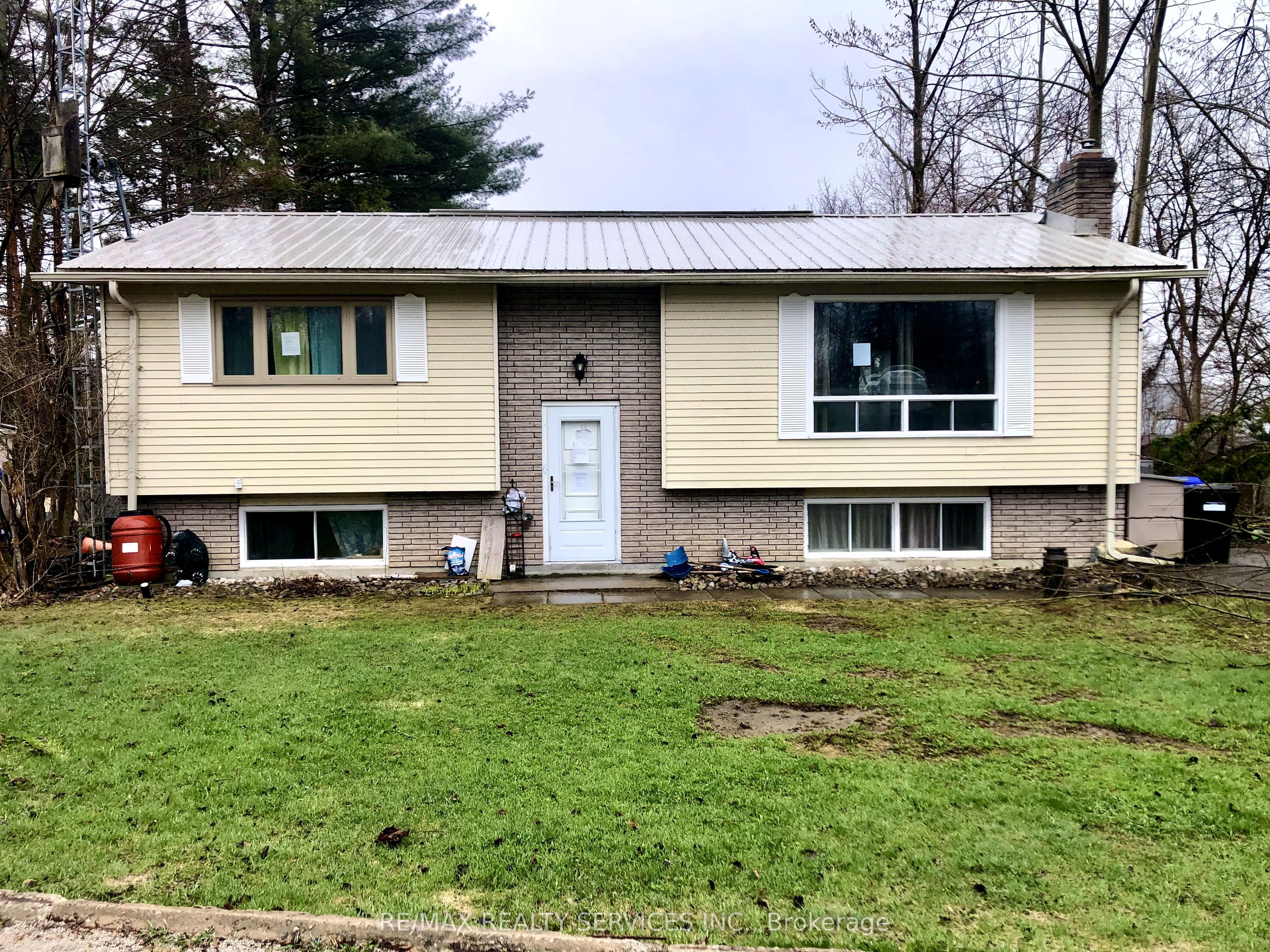 8570 Hwy 12 N/a Property Photo 2