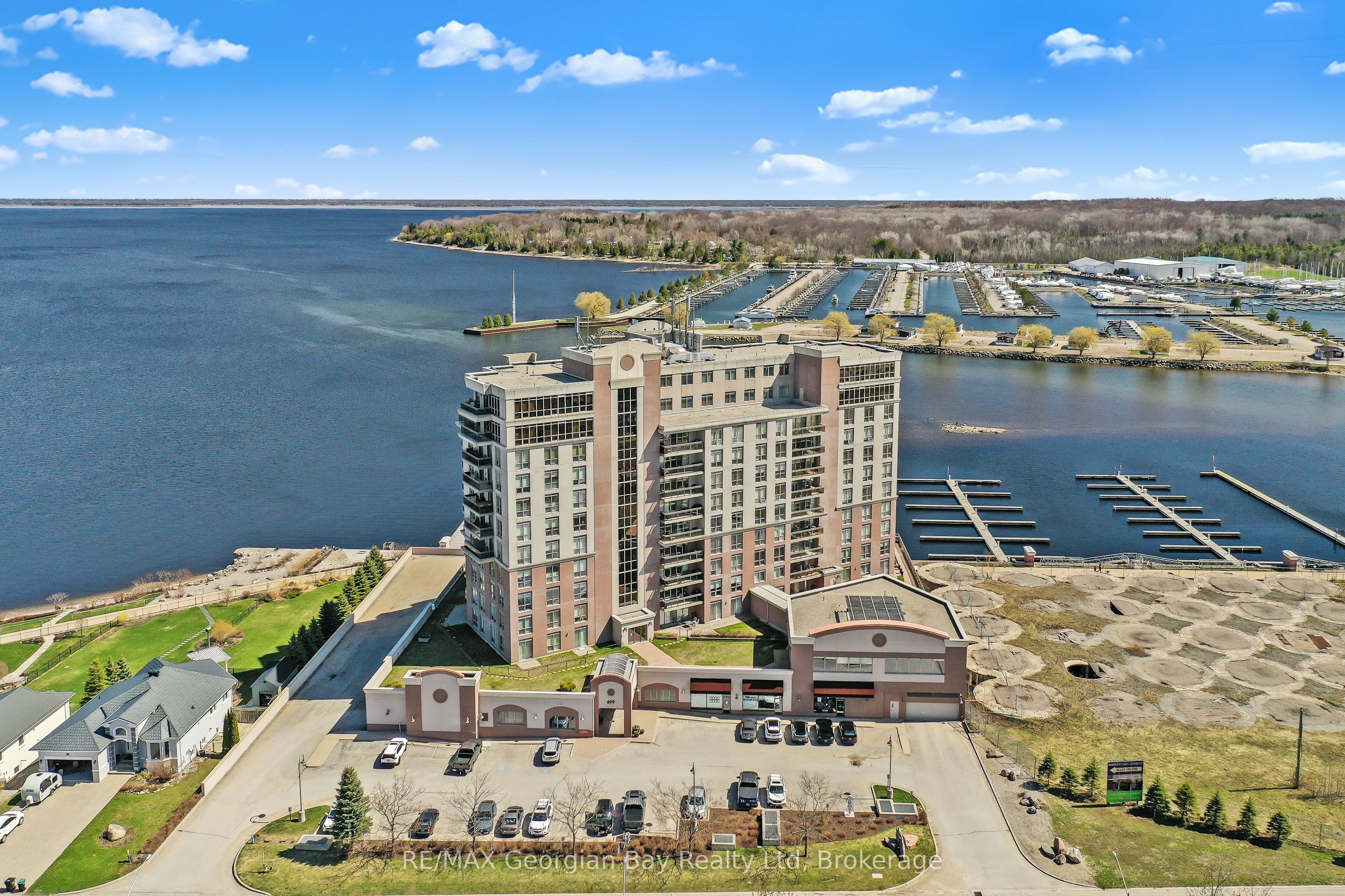 #905 - 699 Aberdeen Boulevard Property Photo