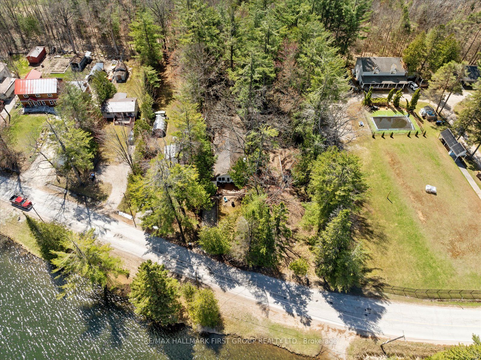 3070 Sparrow Lake Road Property Photo 9