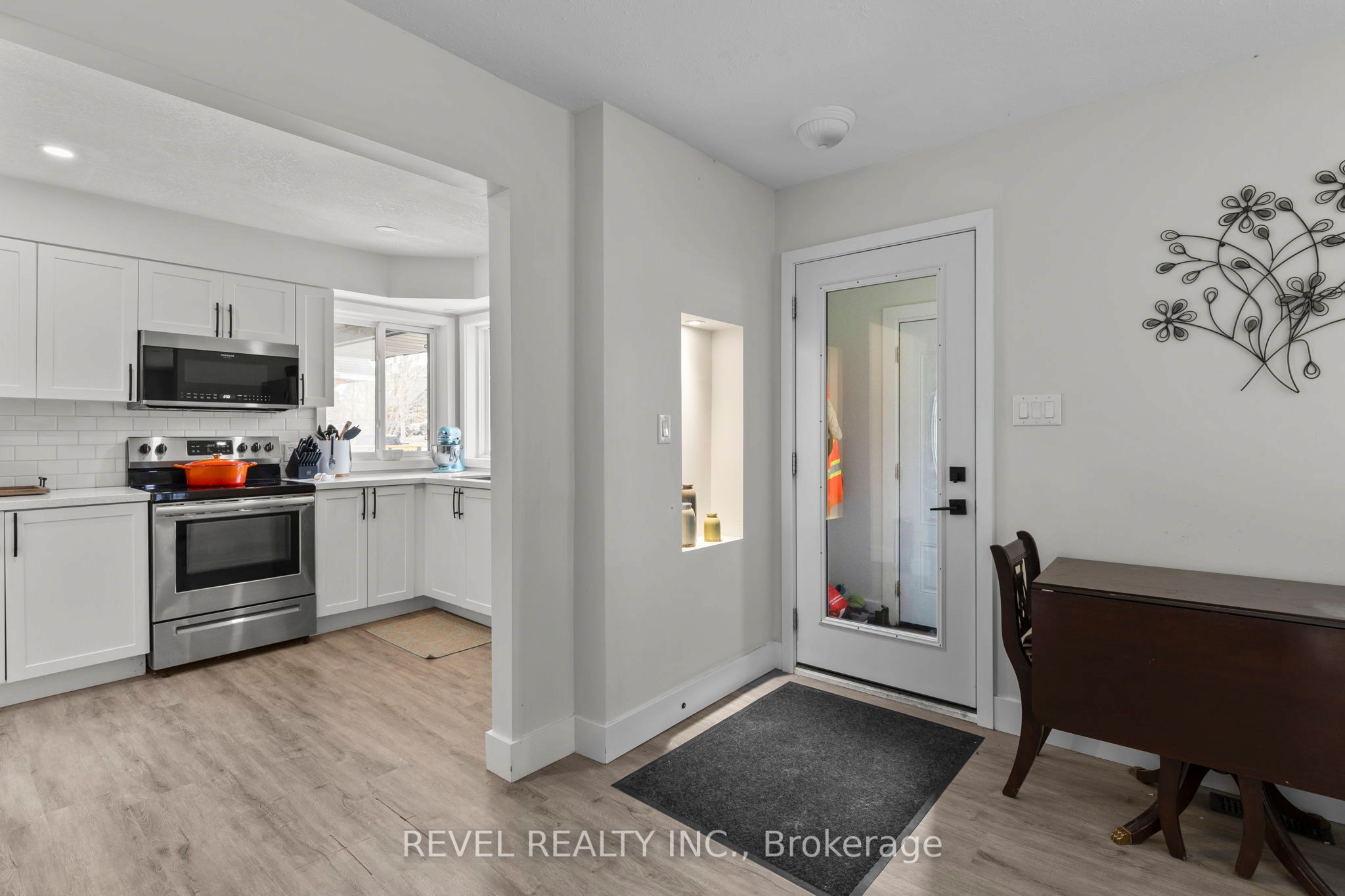 99 Wellington Street E Property Photo 6