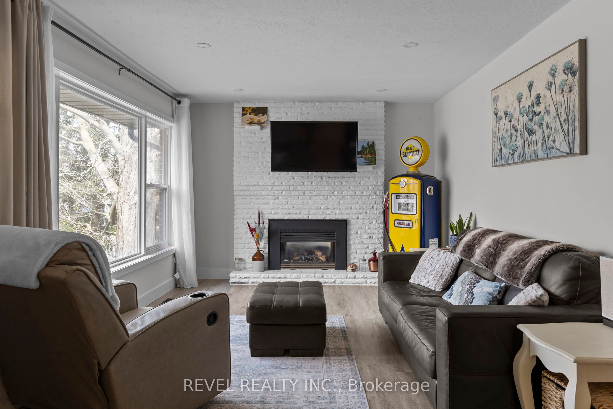 99 Wellington Street E Property Photo 11