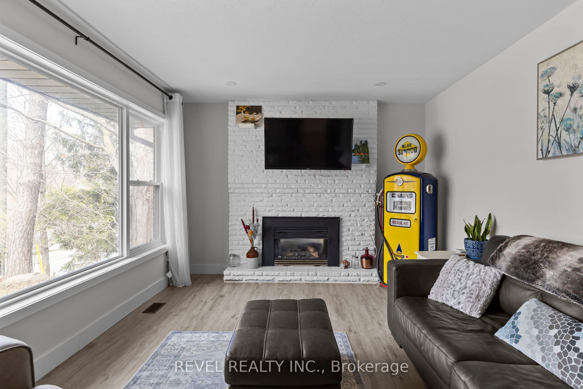 99 Wellington Street E Property Photo 12