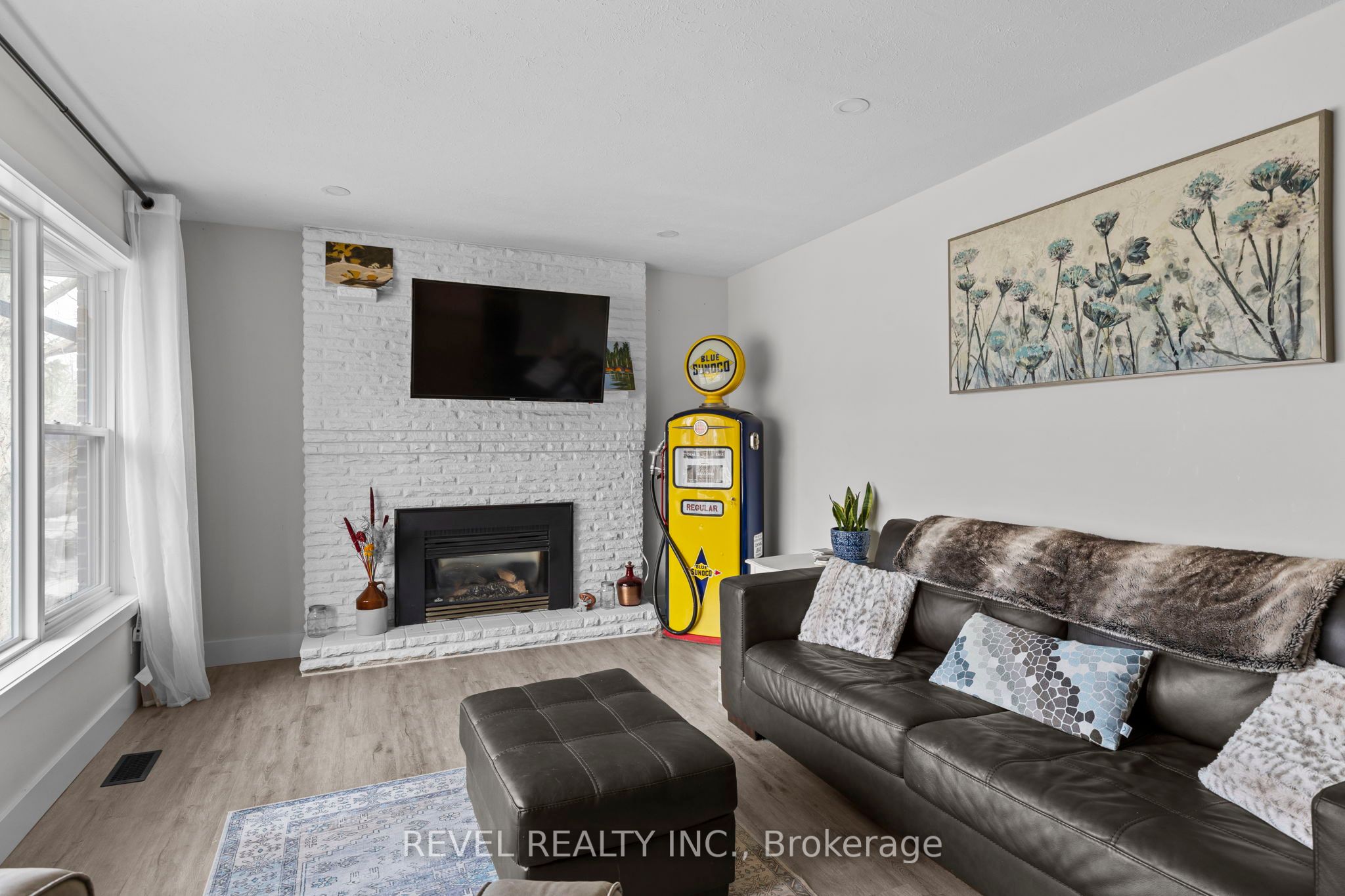 99 Wellington Street E Property Photo 13