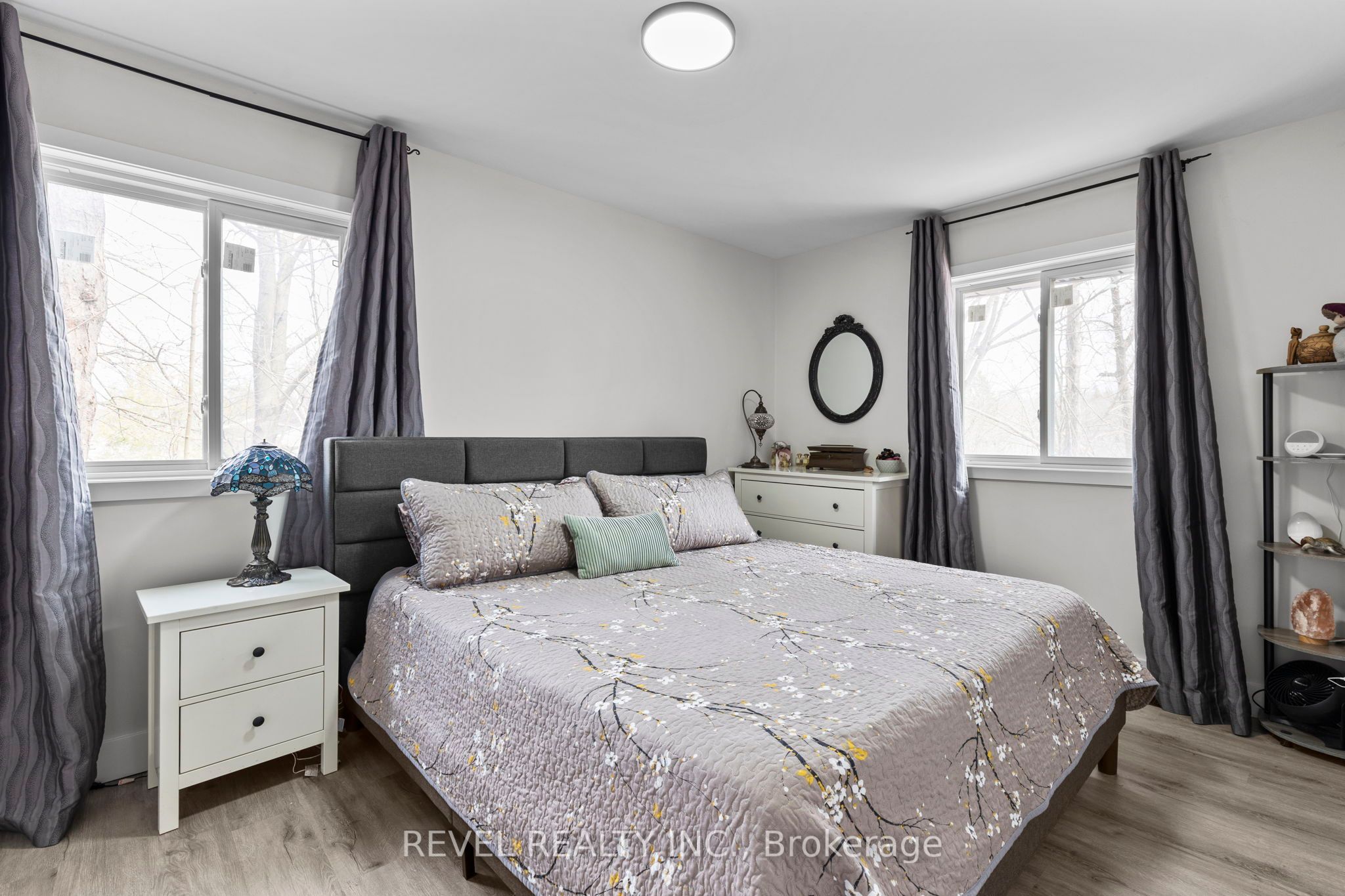 99 Wellington Street E Property Photo 16